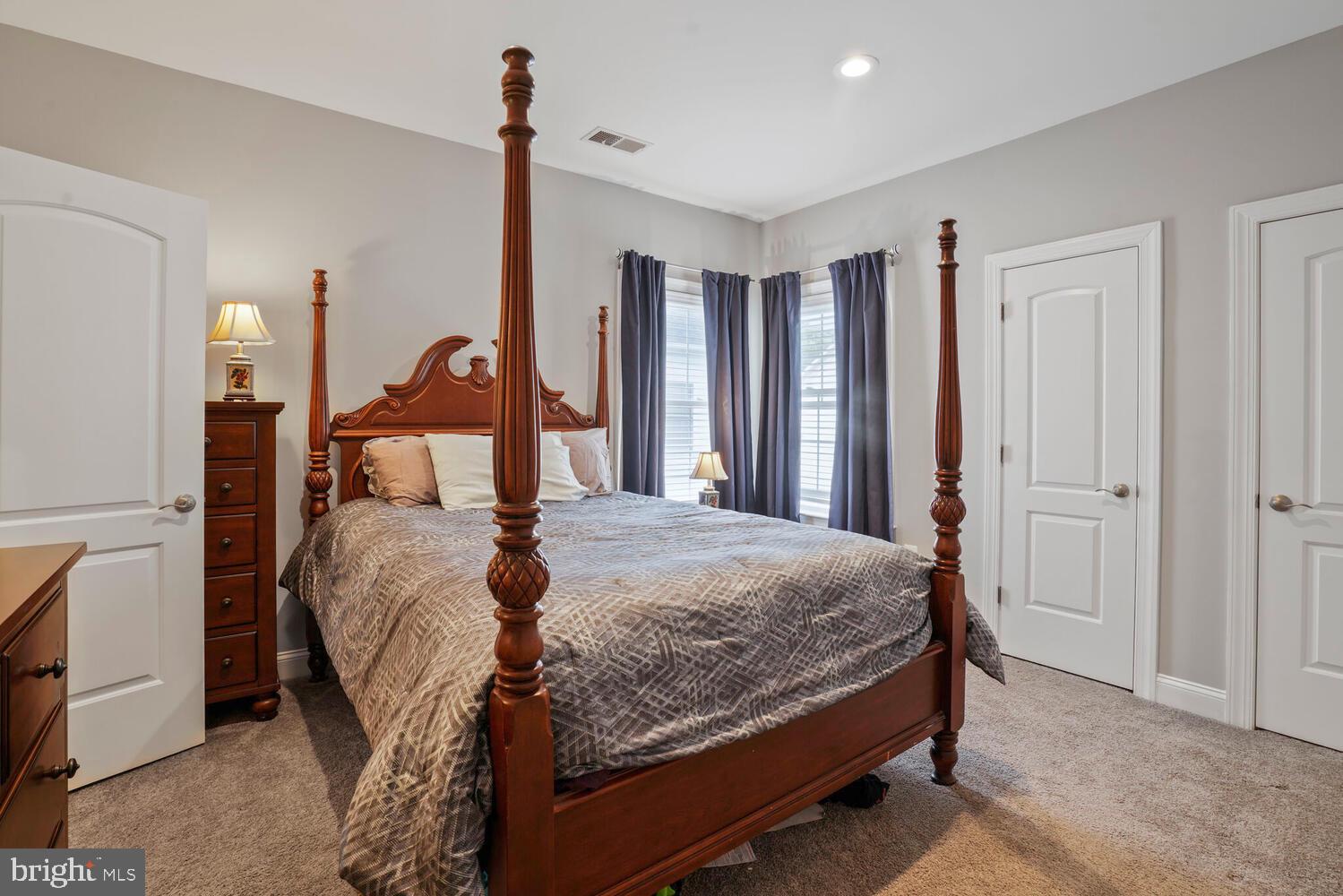 HEARTHSTONE VILLAGE OAK - Residential