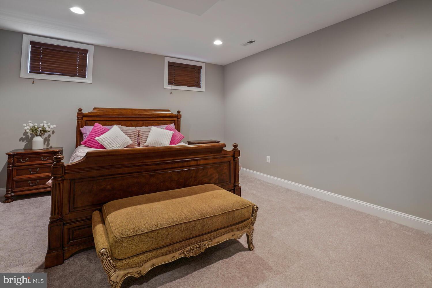 HEARTHSTONE VILLAGE OAK - Residential