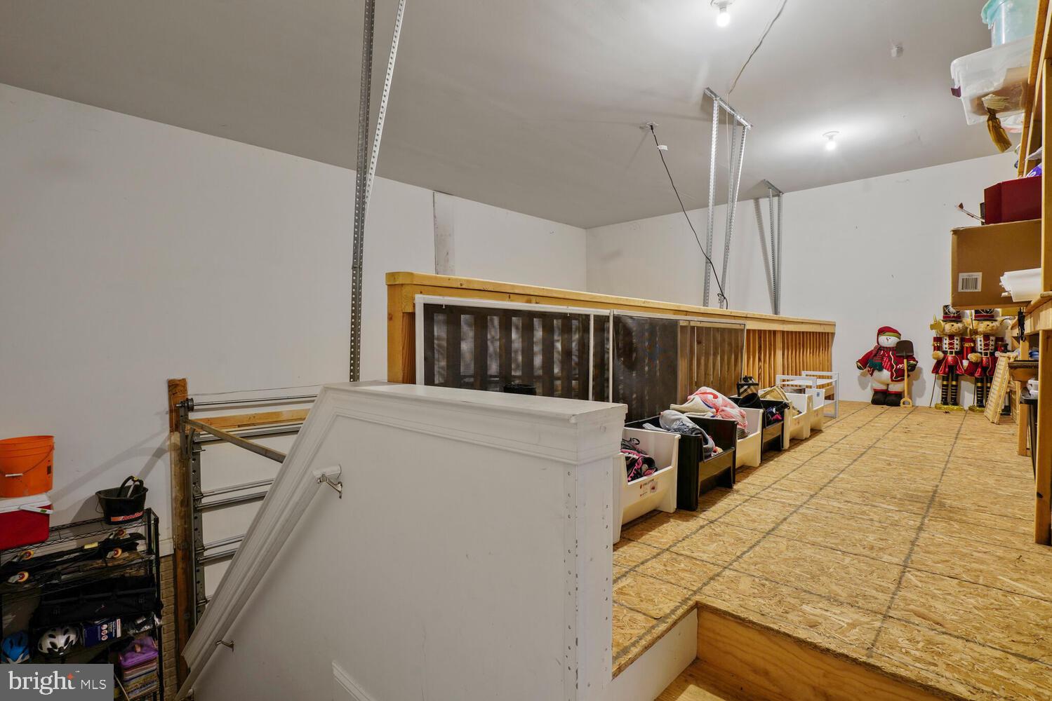 HEARTHSTONE VILLAGE OAK - Residential