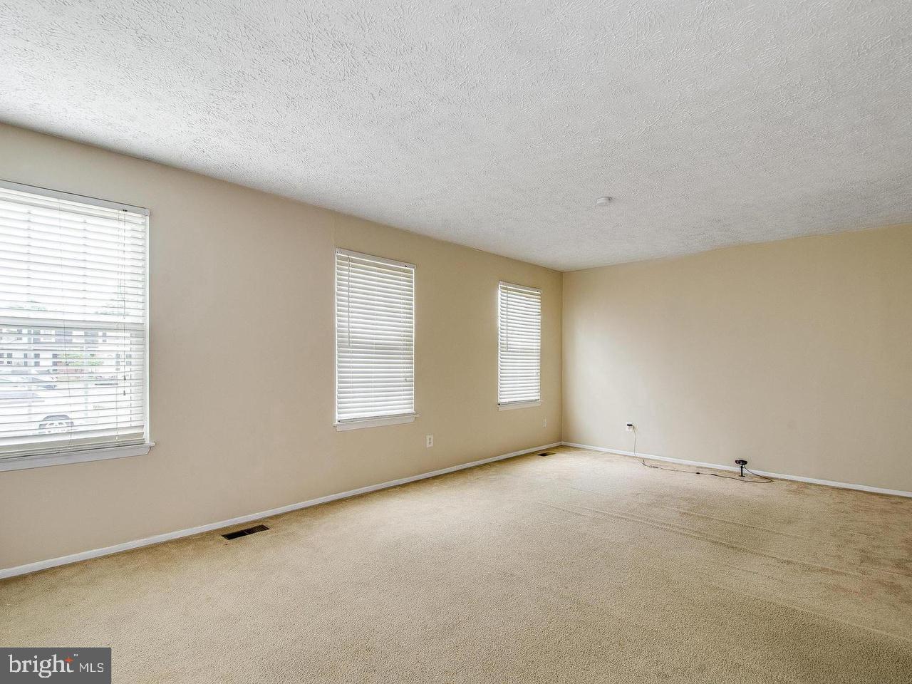 HARFORD SQUARE - Residential