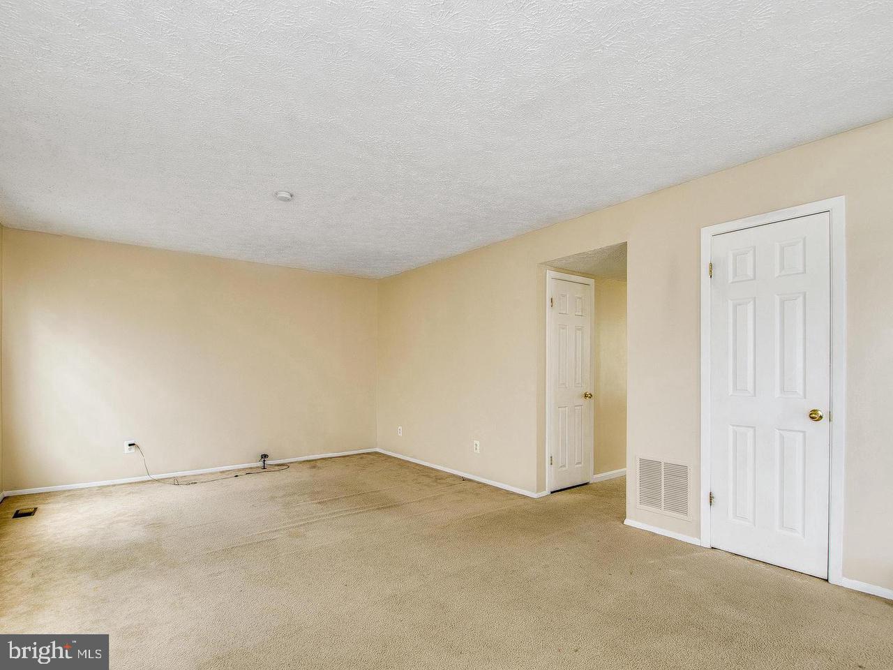 HARFORD SQUARE - Residential