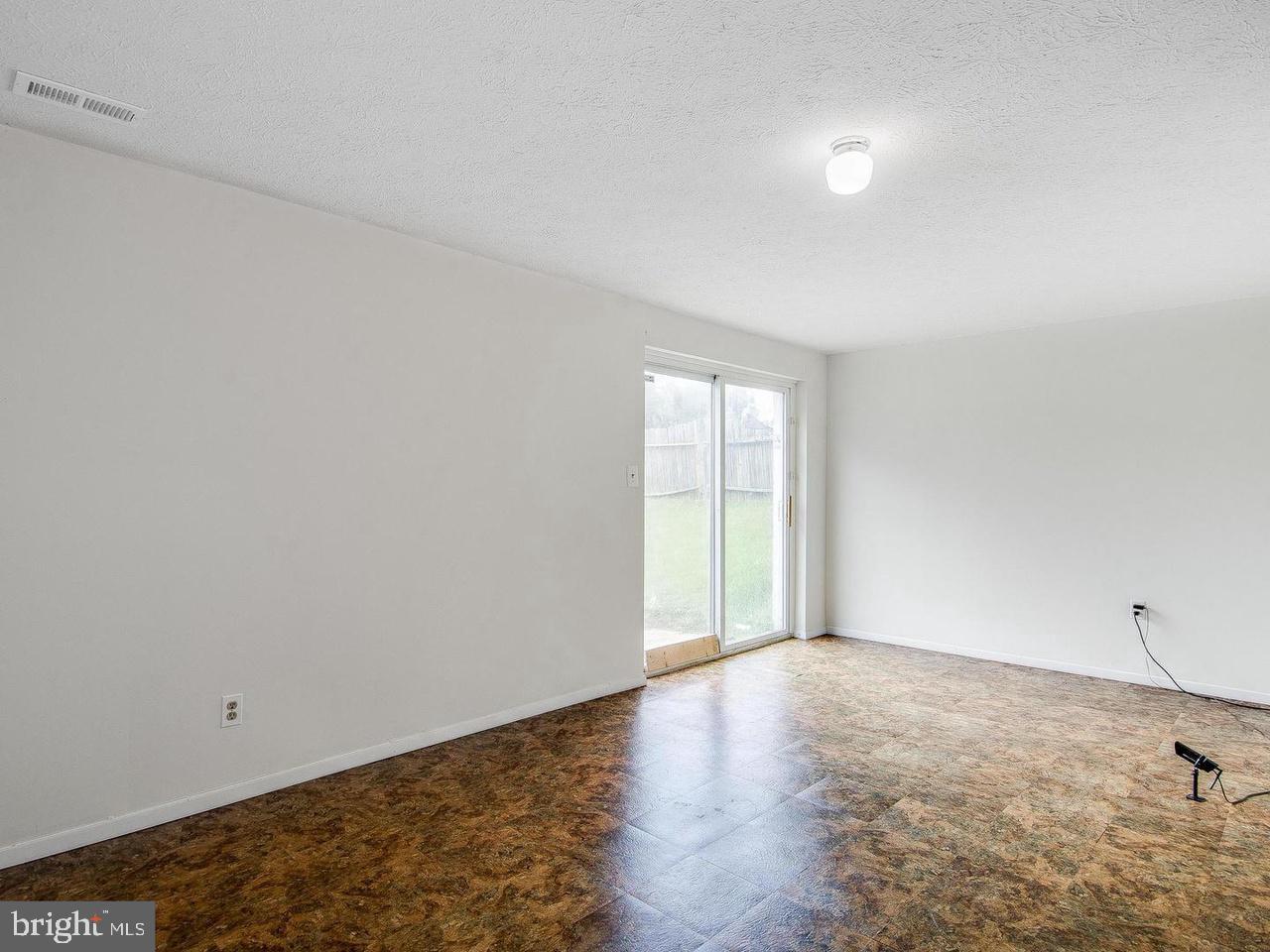 HARFORD SQUARE - Residential