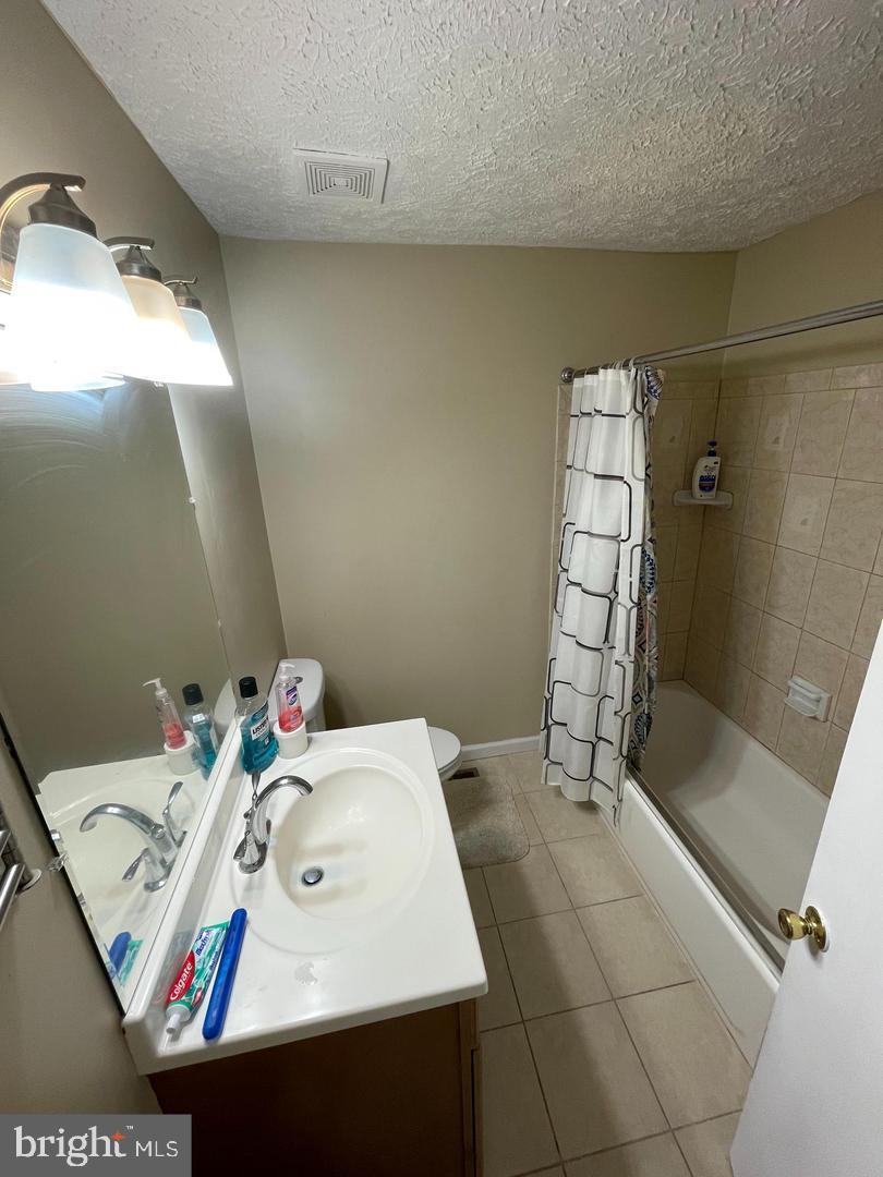 HARFORD SQUARE - Residential