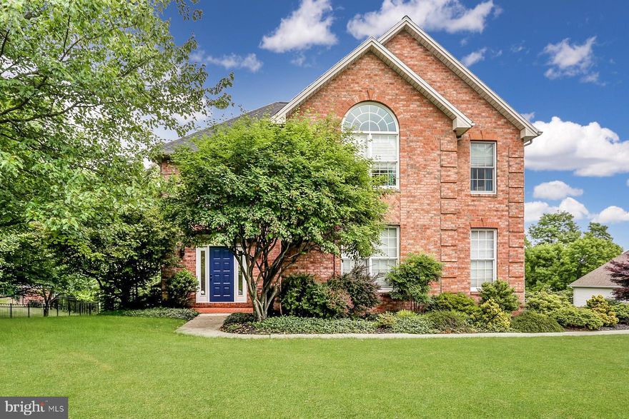 Come home to this exceptional, one owner custom built home boasting an excellent location and setting.  This rare opportunity offers the new owner a sought after cul-de-sac location, private, outstanding views along with nearly 3/4 acre of an acre.  This home is the perfect blend of contemporary and traditional design providing an elegant backdrop for all your entertaining needs.  Enjoy the dramatic 2 story great room ensconced in natural light and offering easy access to the large rear deck.  Center Island kitchen - opens to great room and has an abundance of storage and workspace, upgraded appliances and breakfast area. Pre-Home Inspection has been completed by Seller and is available upon request.   3 Accent Circle is not to be missed! Owner is a PA licensed Realtor.