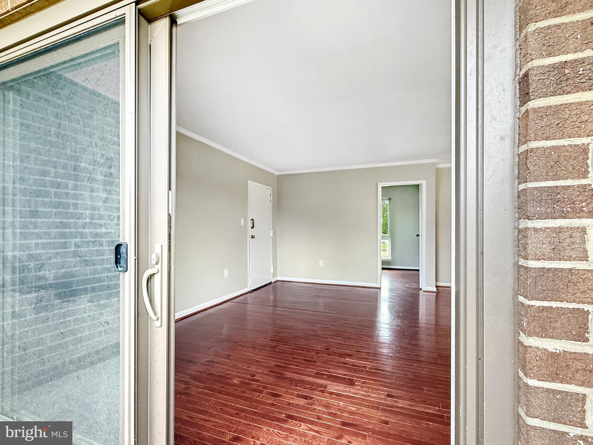 CAMELBACK VILLAGE - Residential