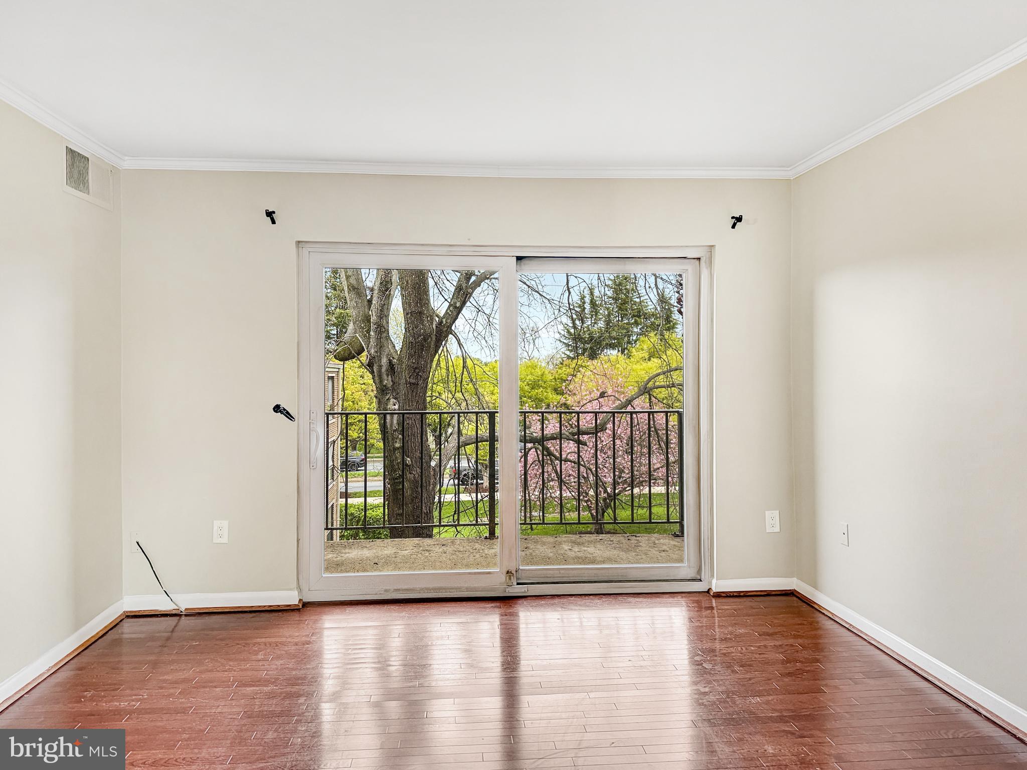 CAMELBACK VILLAGE - Residential