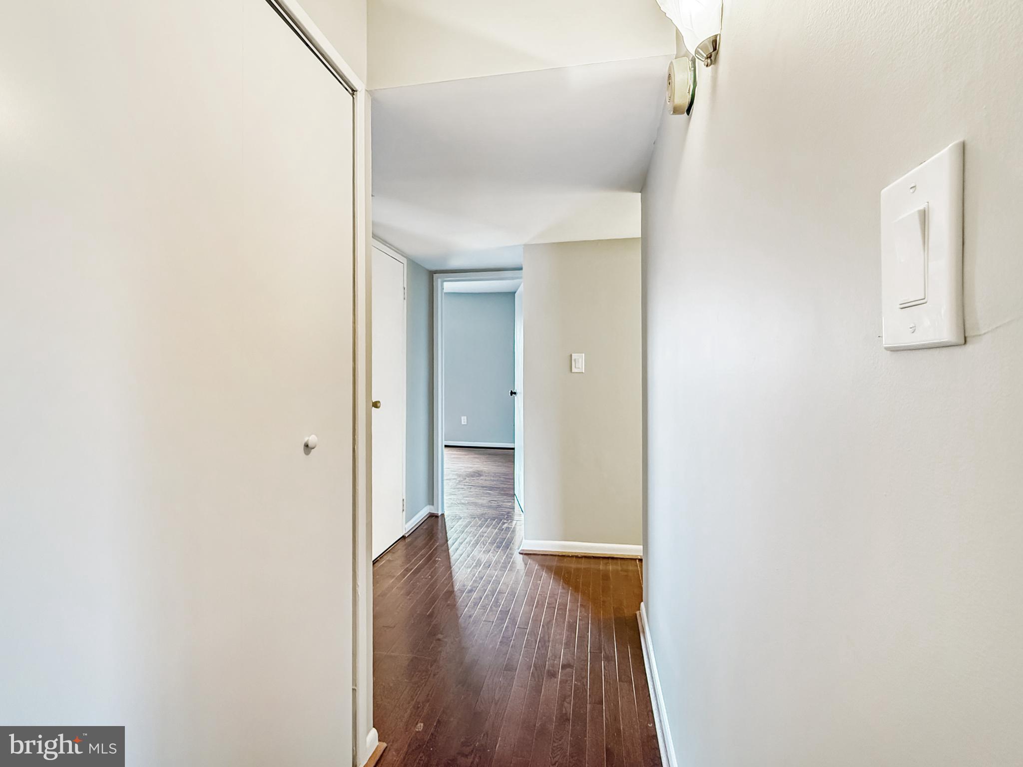 CAMELBACK VILLAGE - Residential