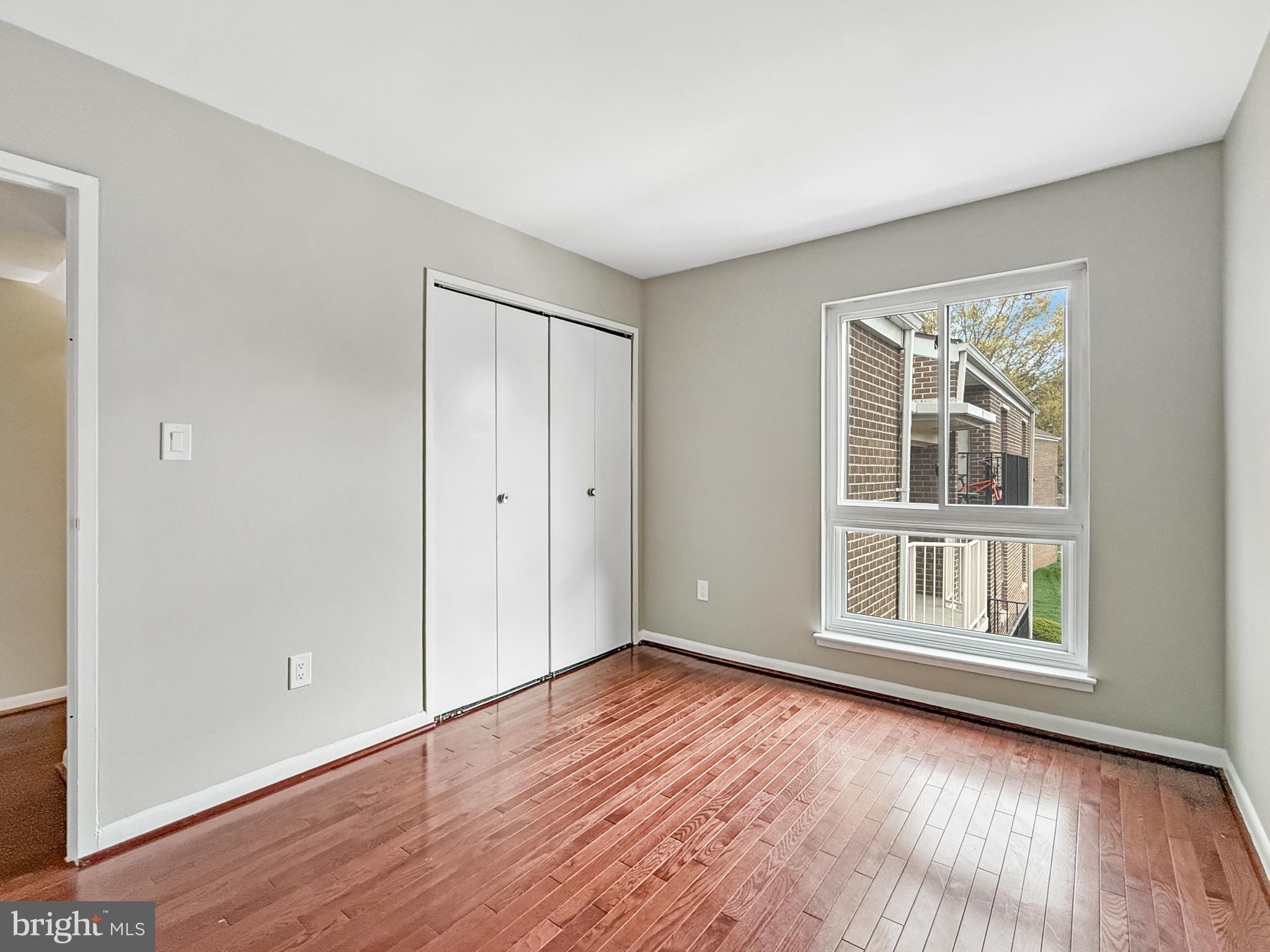 CAMELBACK VILLAGE - Residential