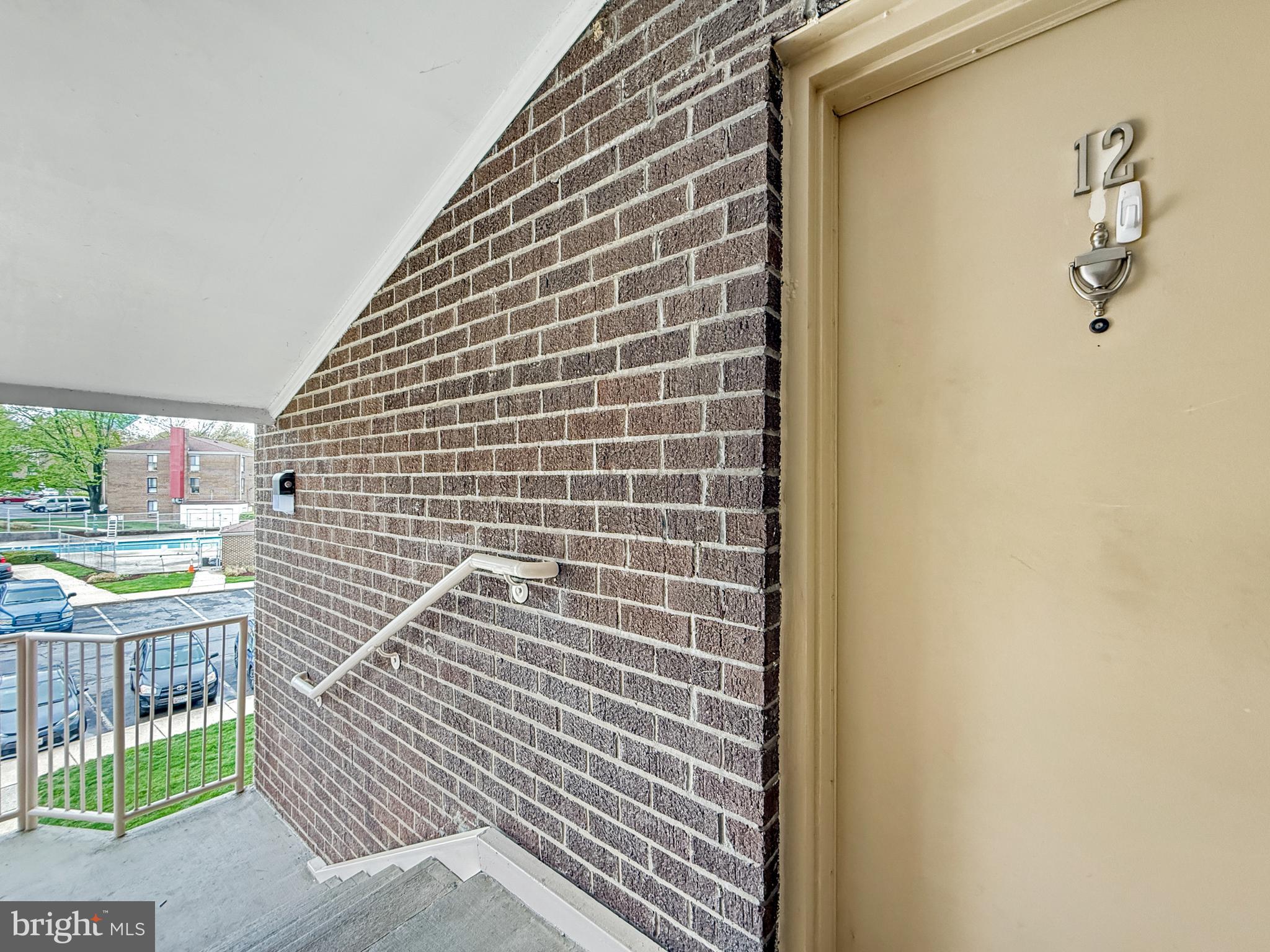 CAMELBACK VILLAGE - Residential