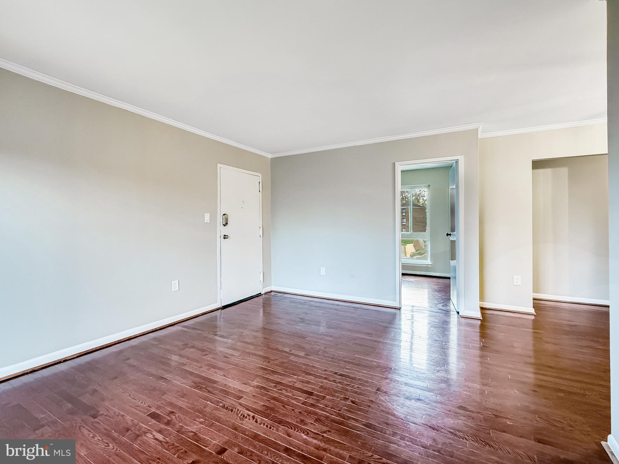 CAMELBACK VILLAGE - Residential