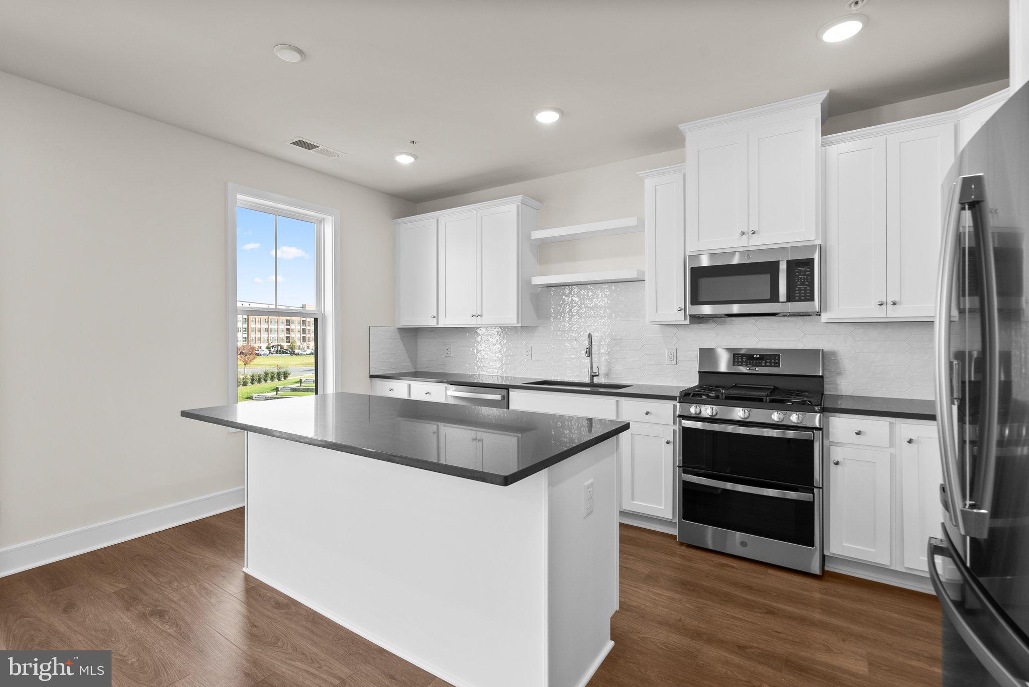 GOOSE CREEK VILLAGE - Residential