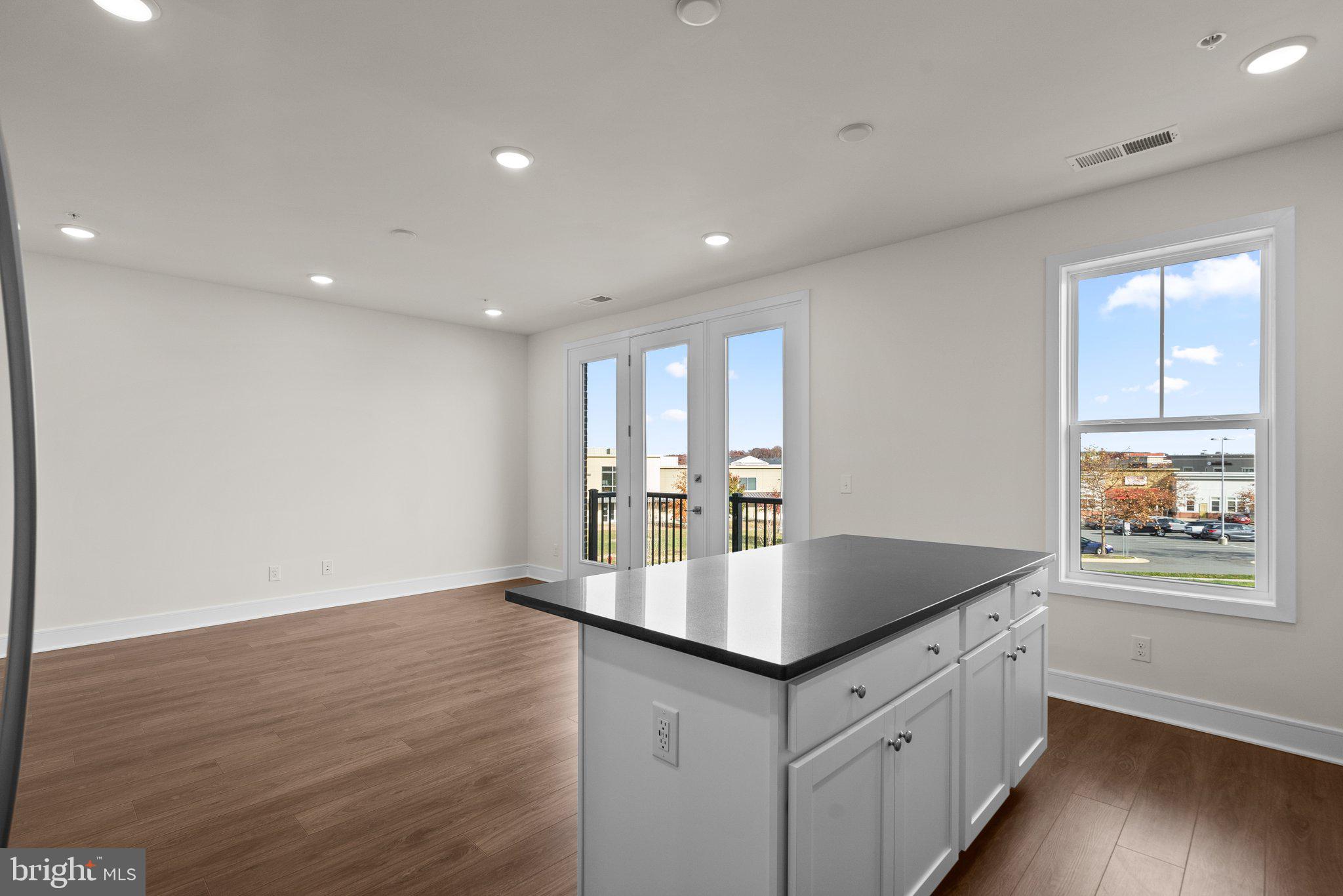 GOOSE CREEK VILLAGE - Residential