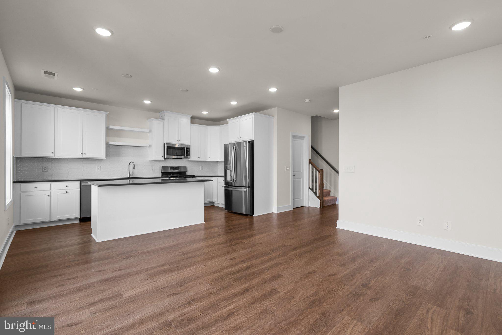 GOOSE CREEK VILLAGE - Residential