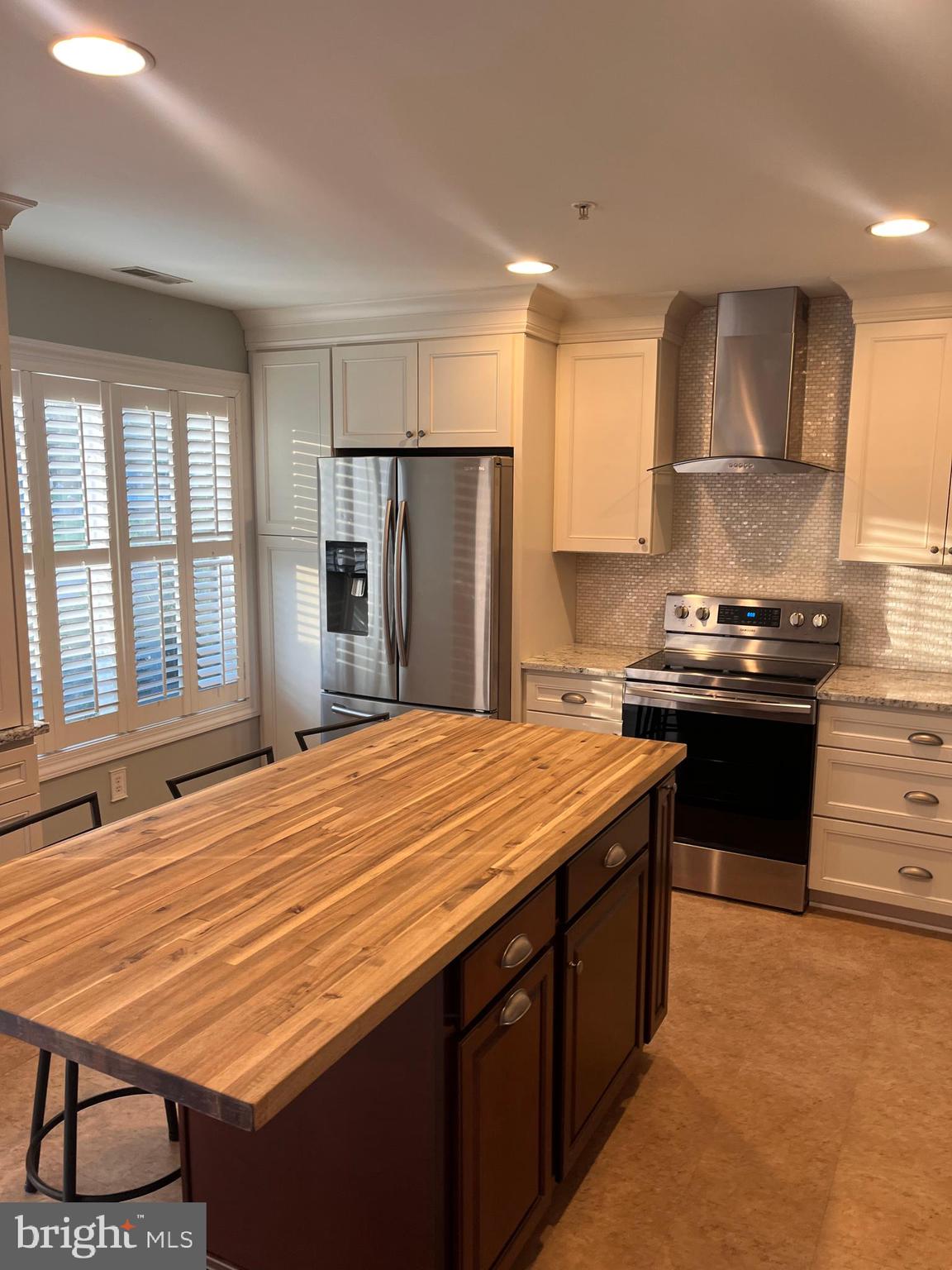 QUEENS LANDING - Residential Lease