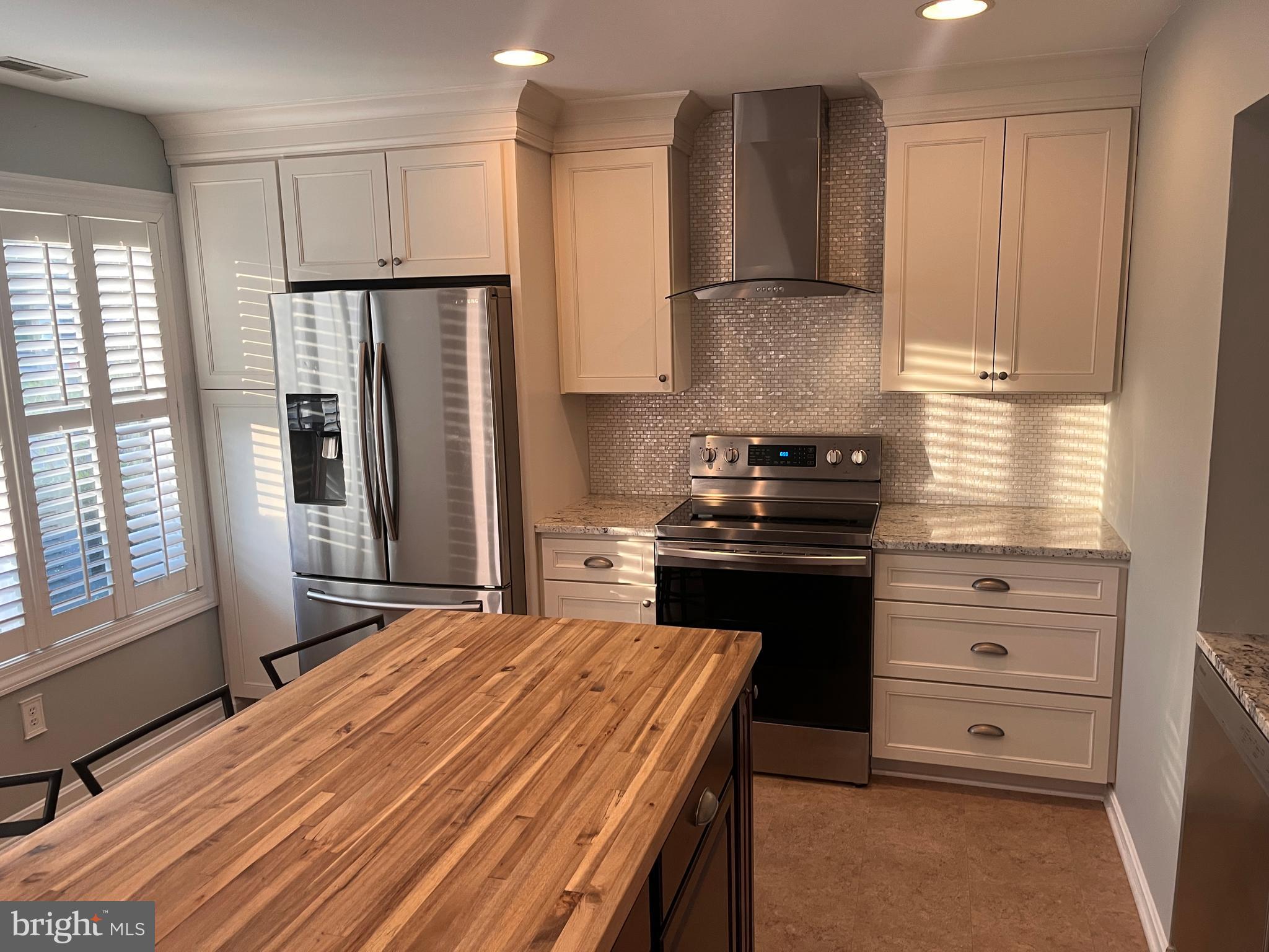 QUEENS LANDING - Residential Lease