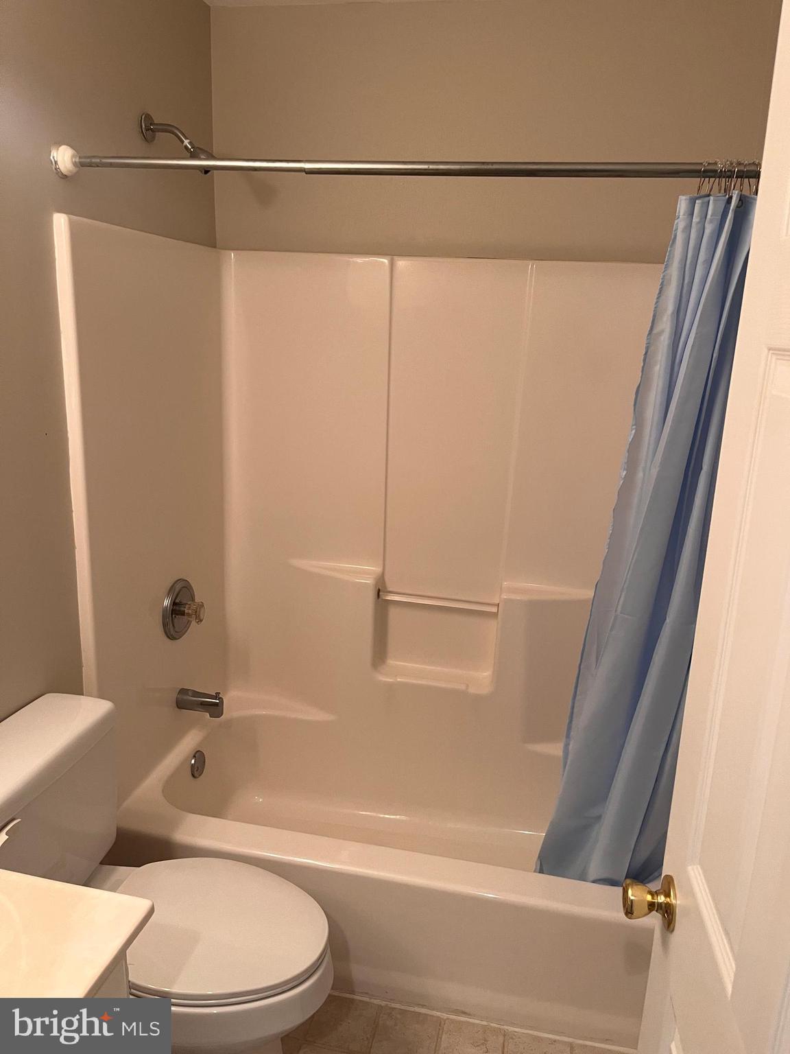 QUEENS LANDING - Residential Lease