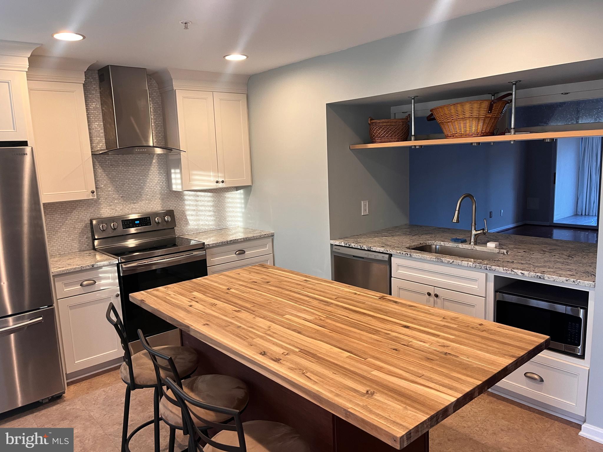 QUEENS LANDING - Residential Lease