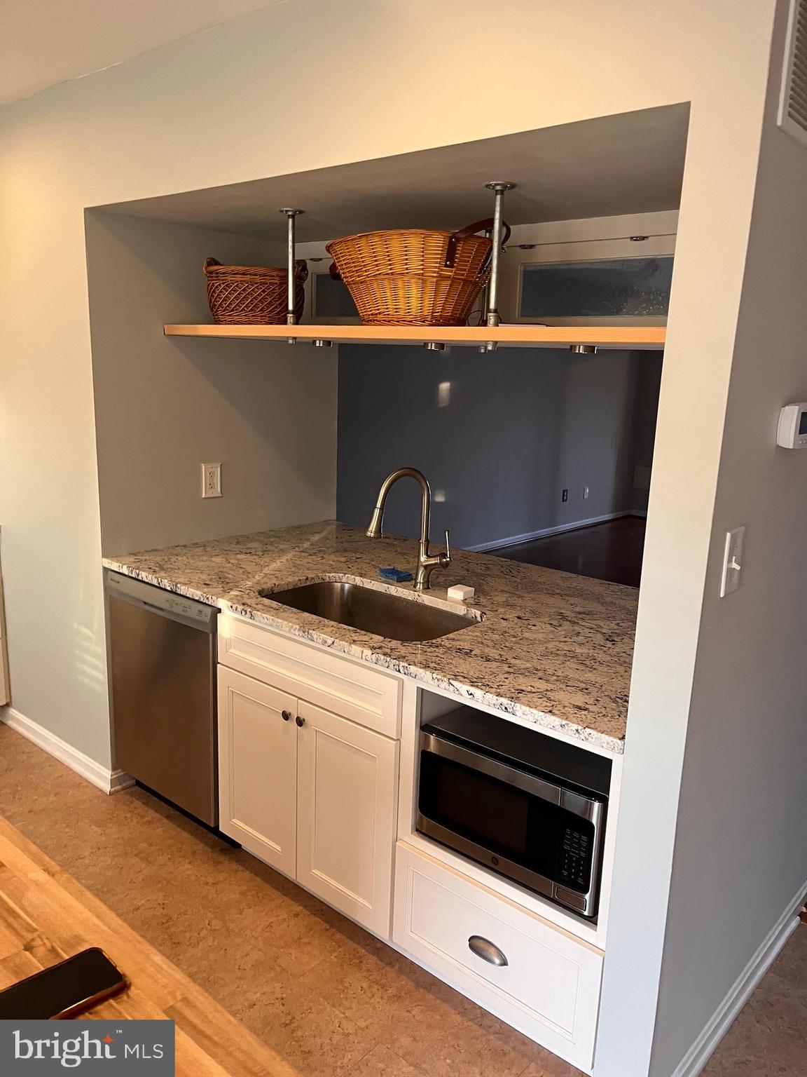 QUEENS LANDING - Residential Lease