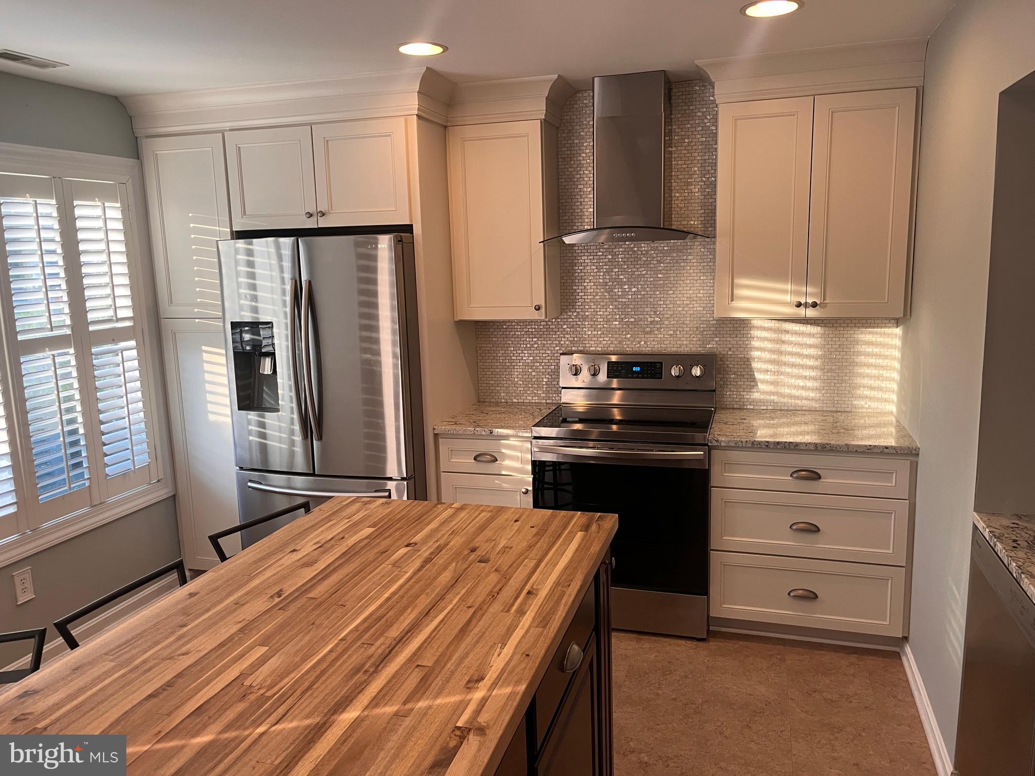 QUEENS LANDING - Residential Lease