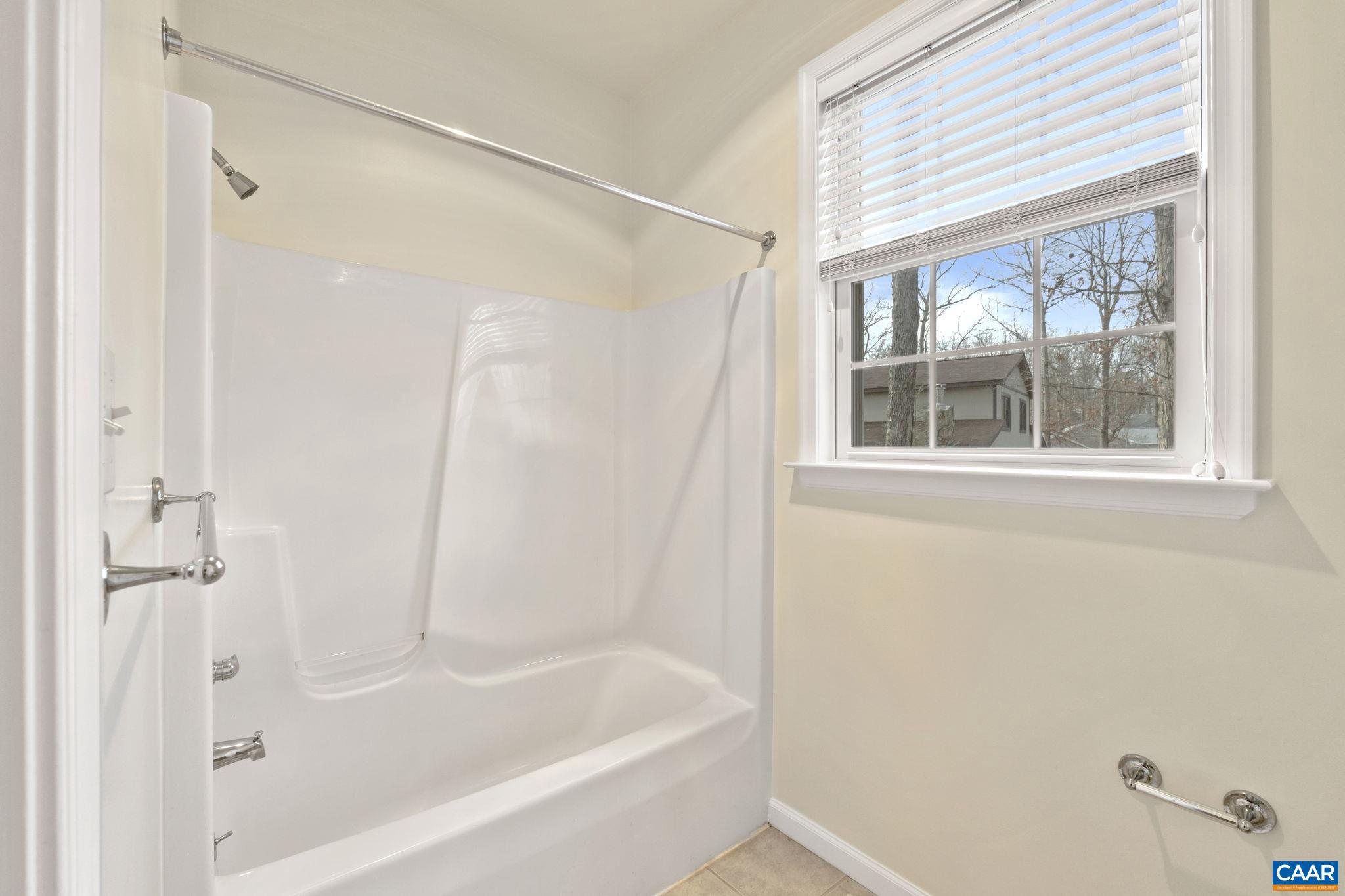 LAKE MONTICELLO - Residential