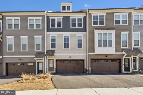 1697 Beech Leaf Street, Dumfries, VA MLS: VAPW2125286