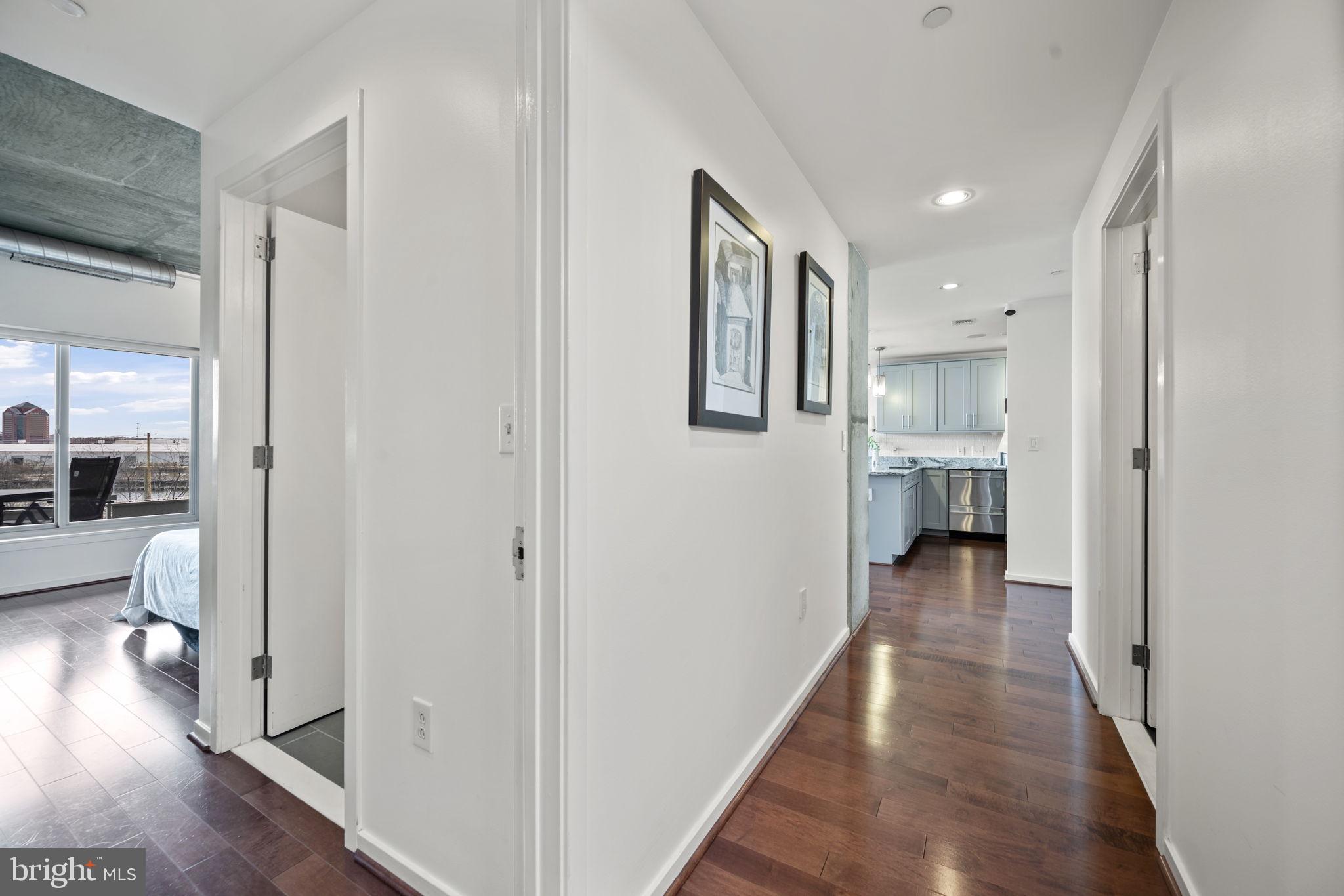 LOCUST POINT - Residential