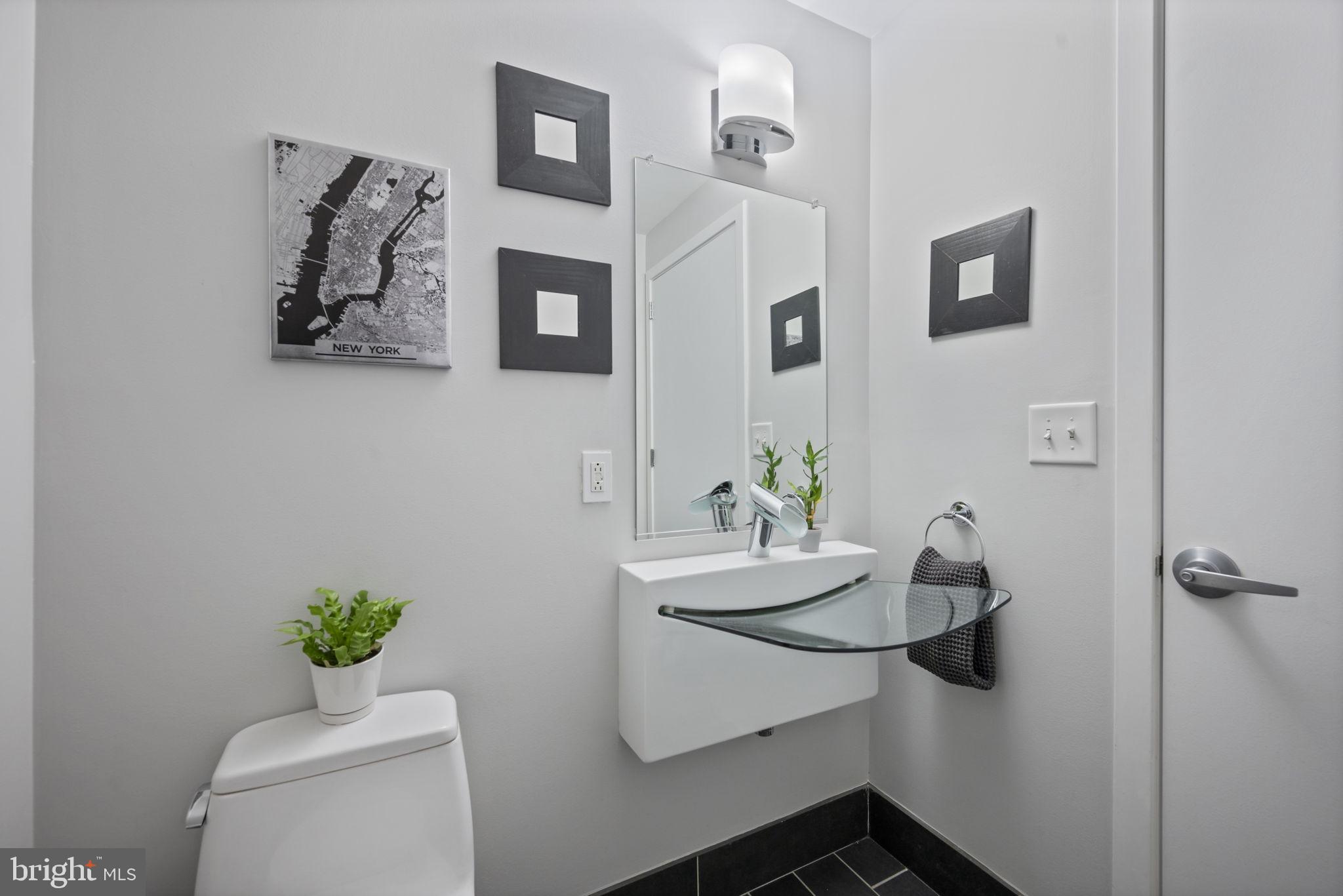 LOCUST POINT - Residential