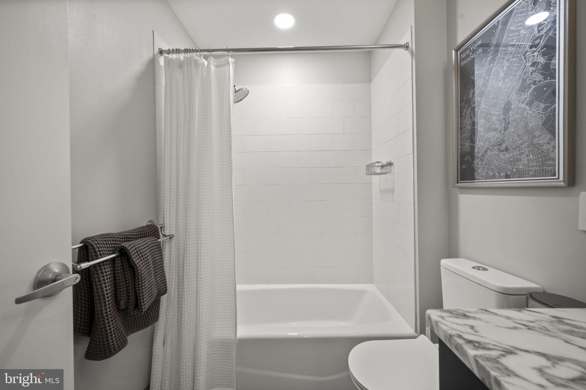 LOCUST POINT - Residential