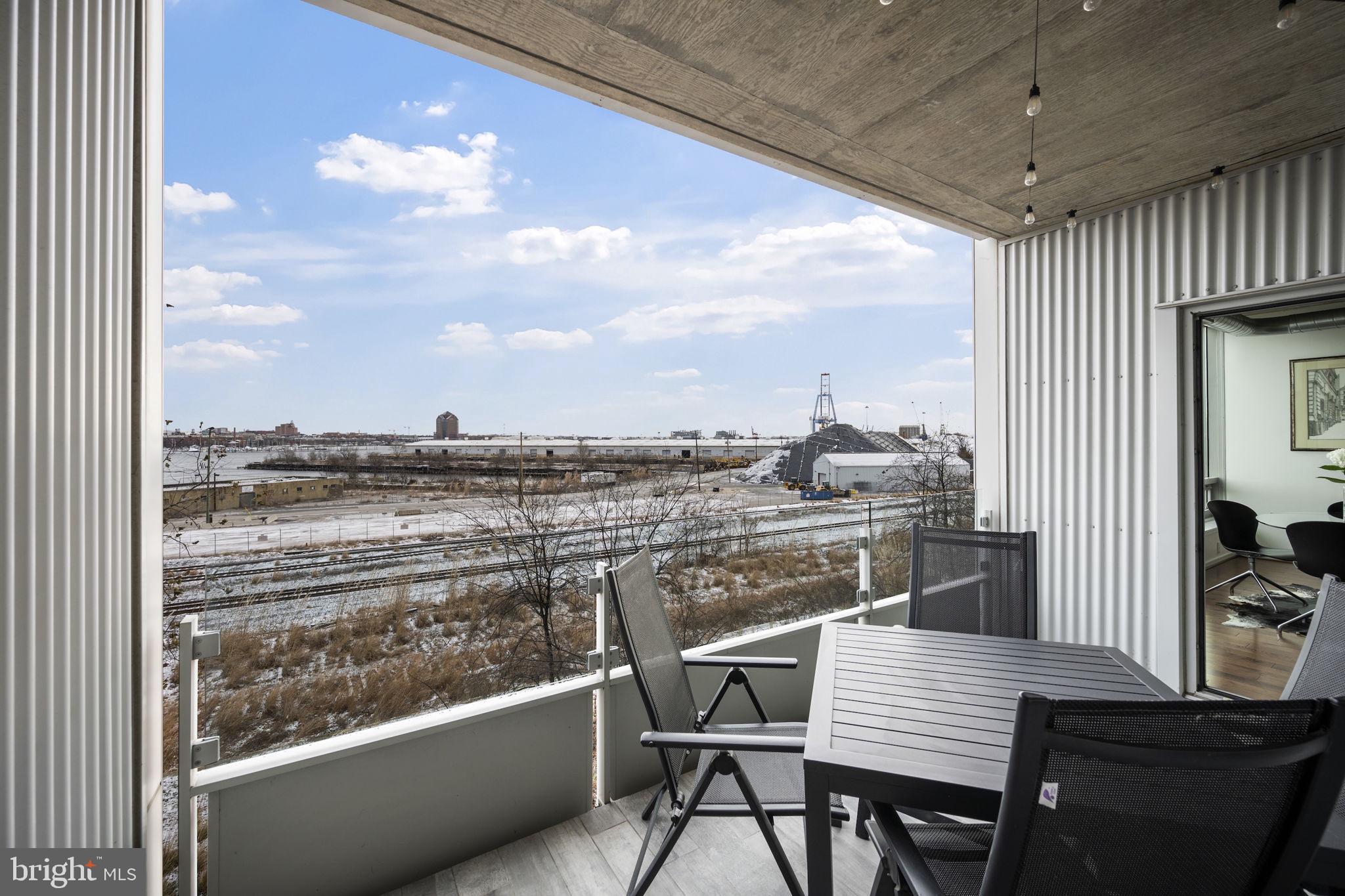 LOCUST POINT - Residential