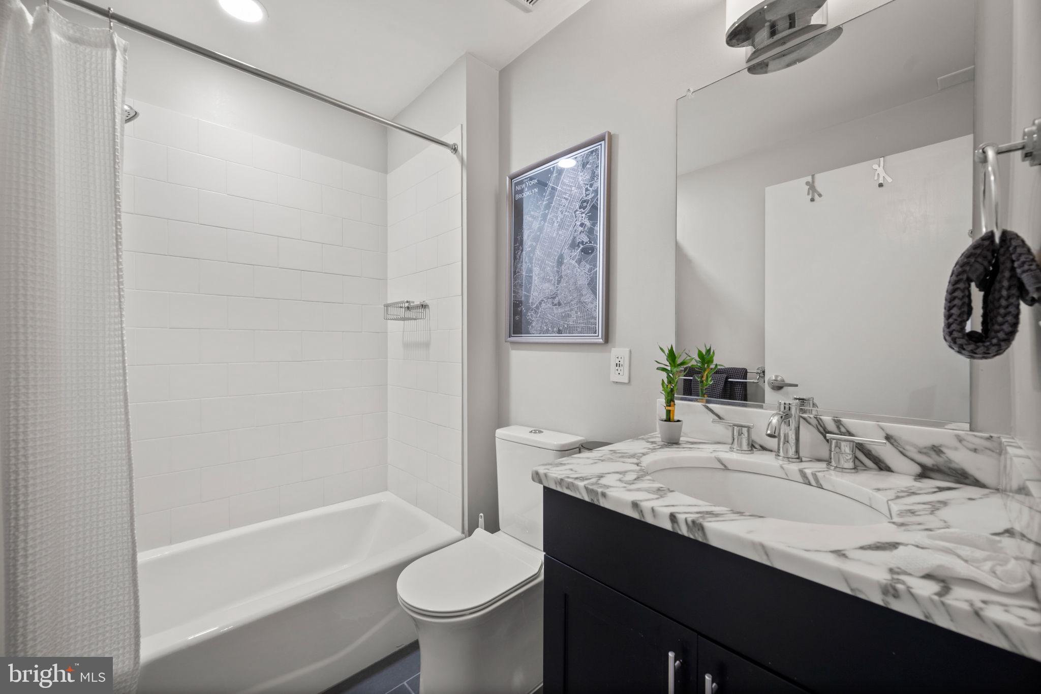 LOCUST POINT - Residential