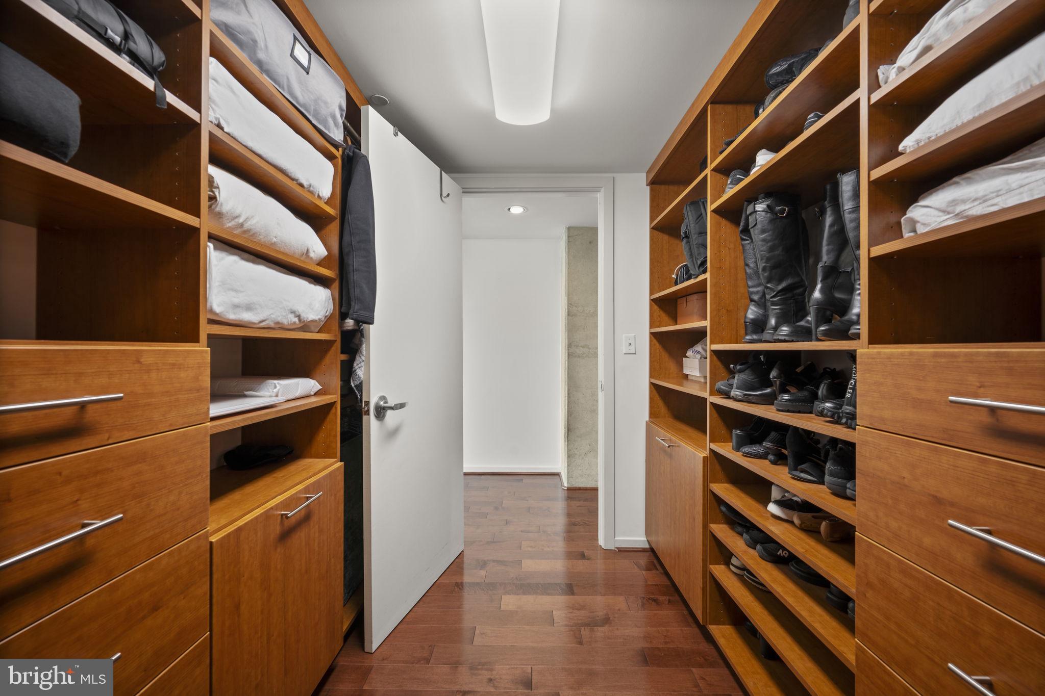 LOCUST POINT - Residential