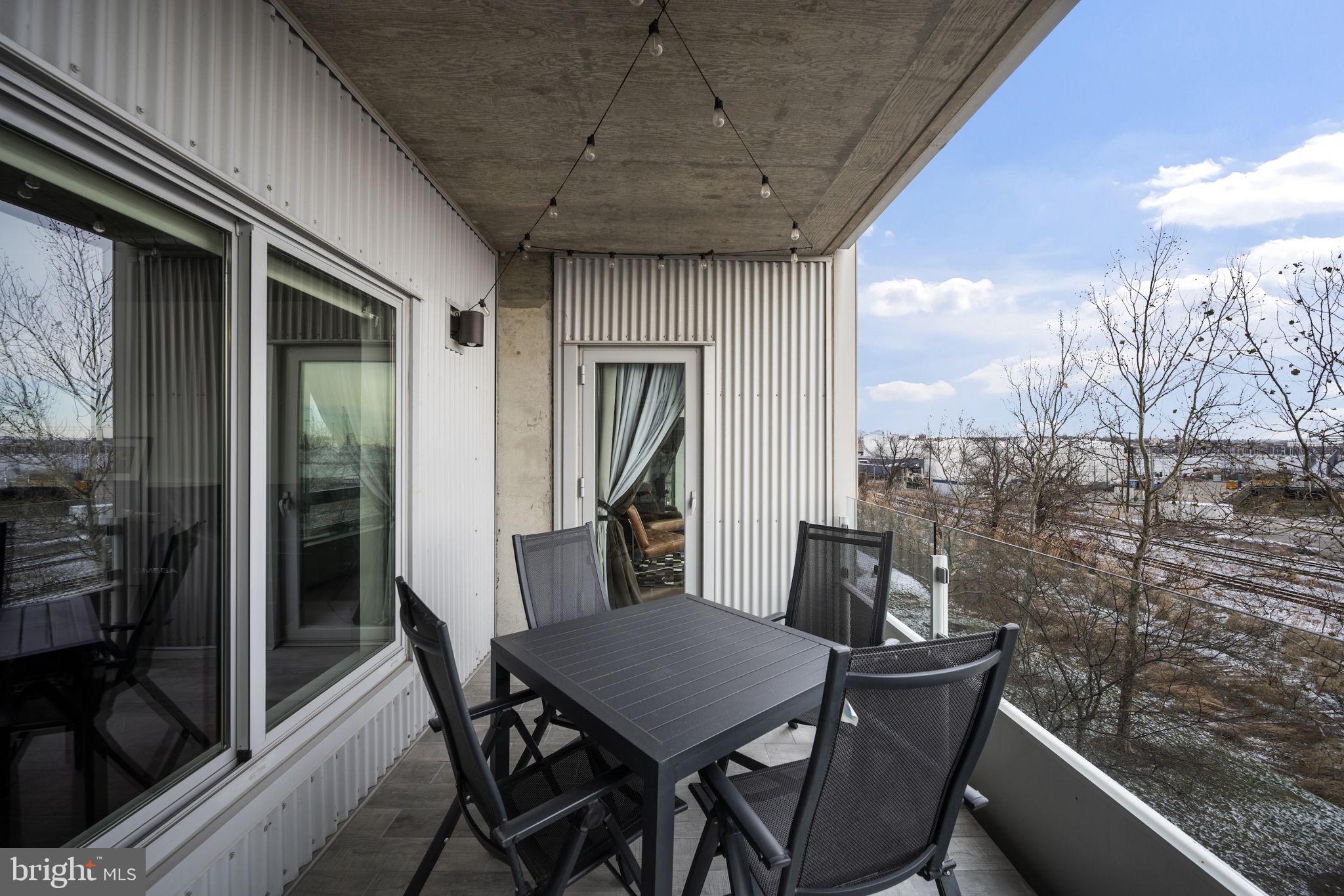 LOCUST POINT - Residential