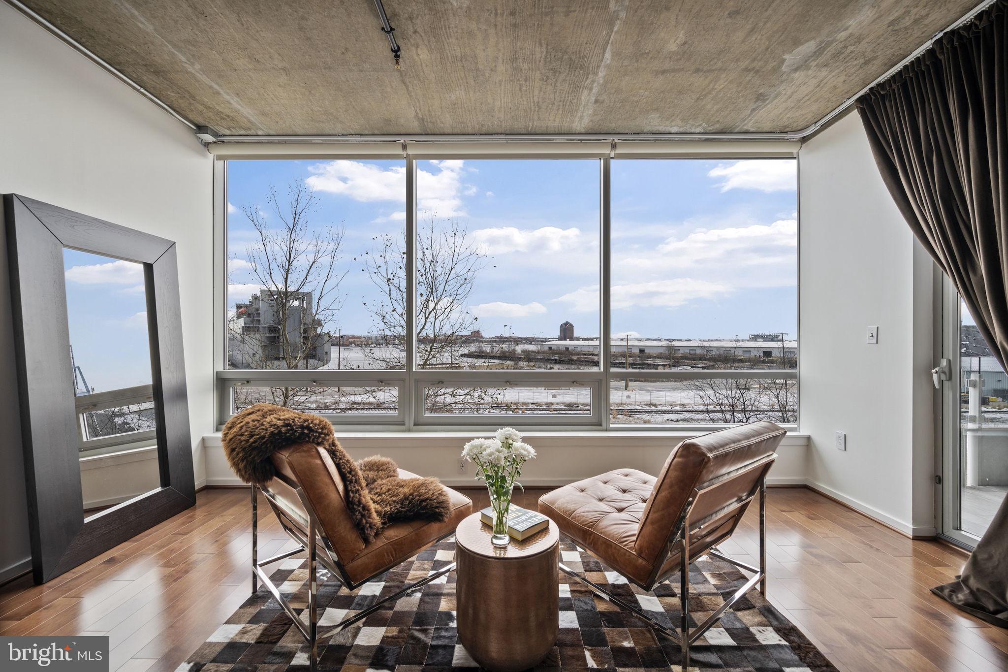 LOCUST POINT - Residential