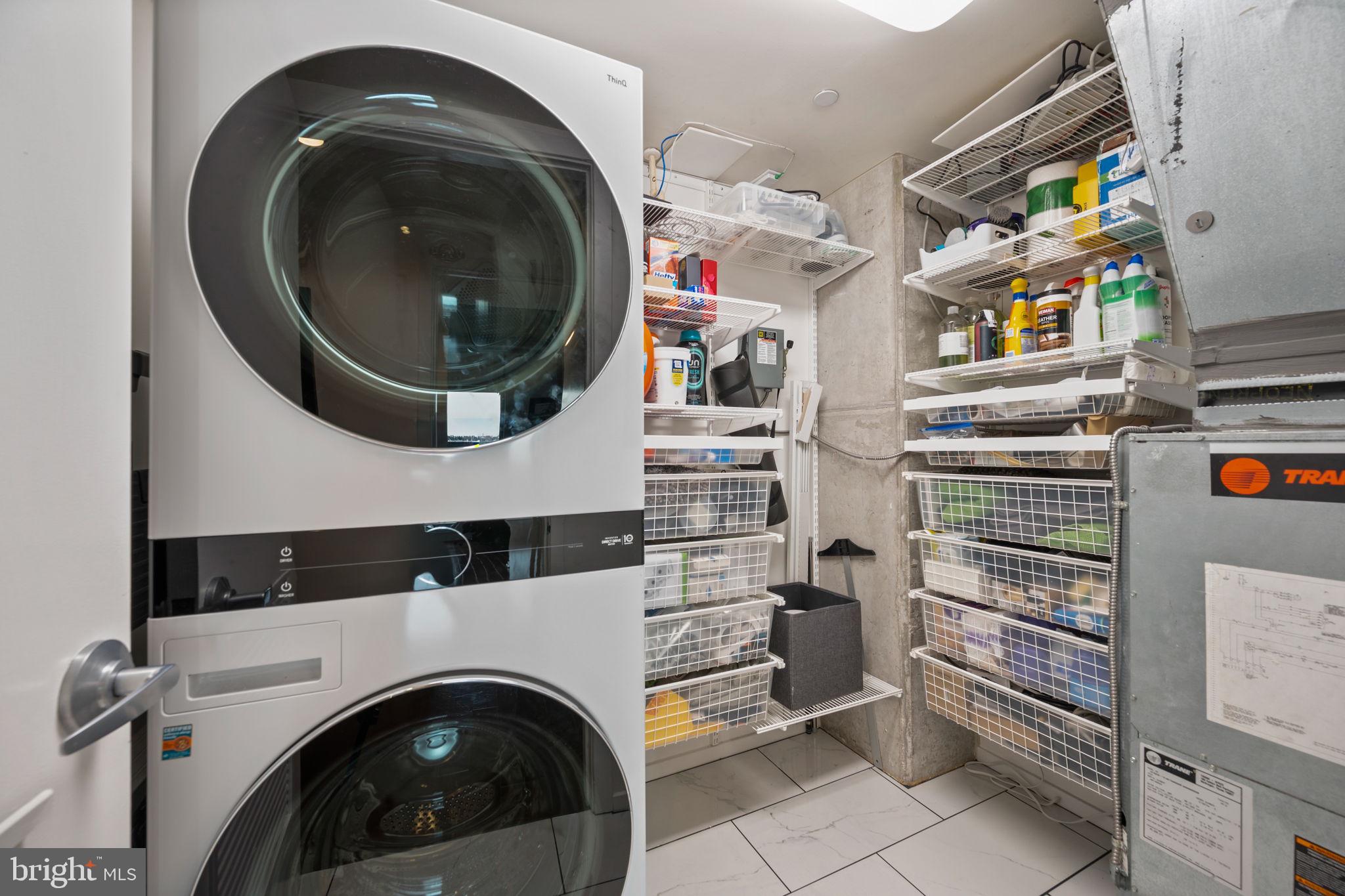 LOCUST POINT - Residential