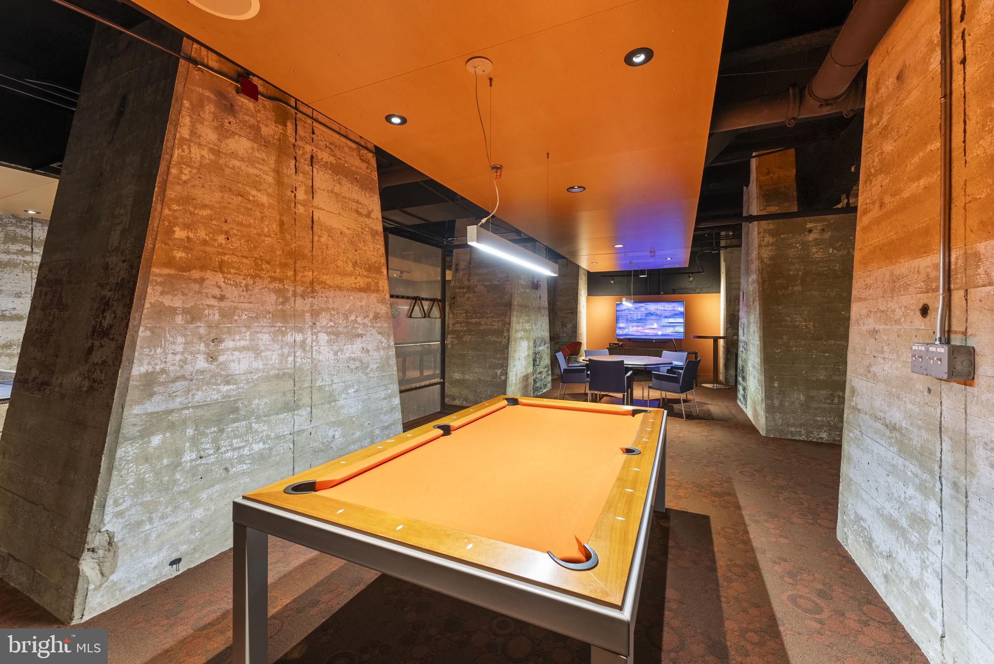 LOCUST POINT - Residential