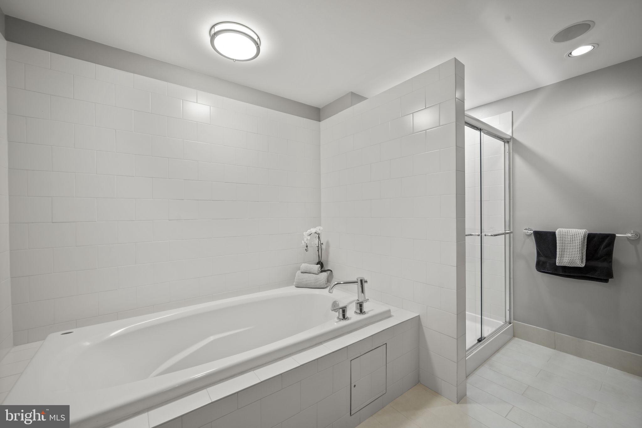 LOCUST POINT - Residential