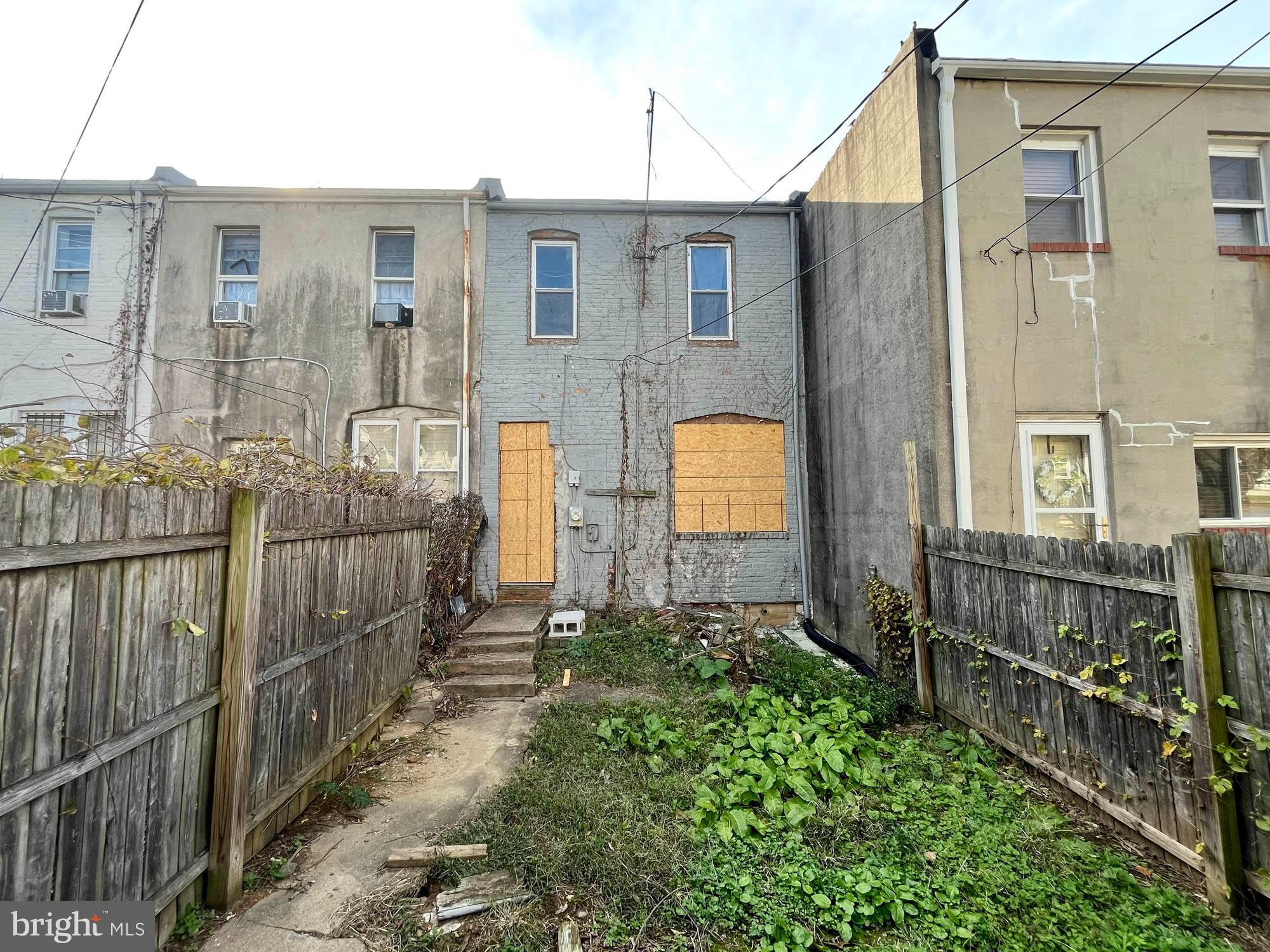 2534 W FRANKLIN STREET