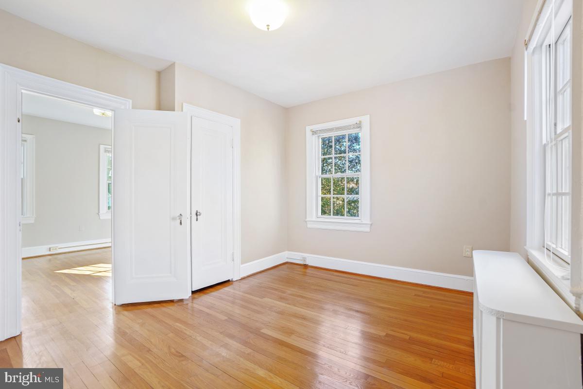 CHEVY CHASE GARDENS - Residential