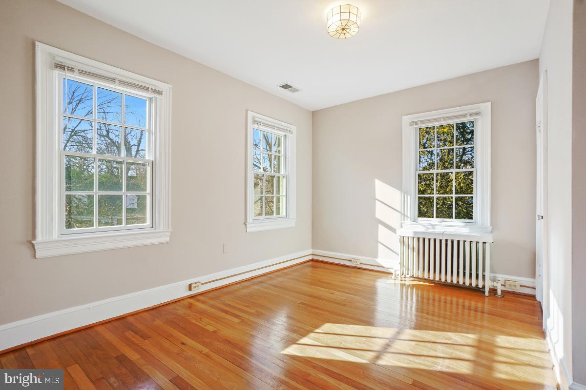 CHEVY CHASE GARDENS - Residential