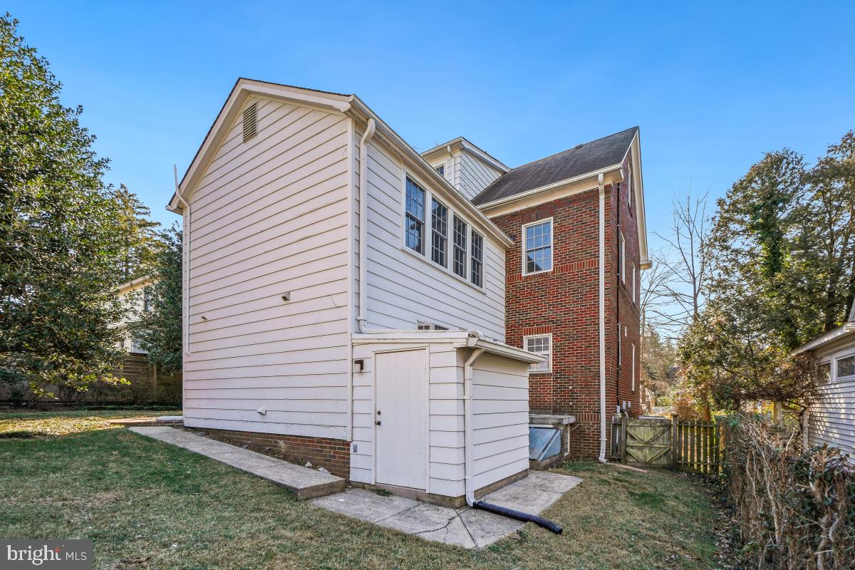 CHEVY CHASE GARDENS - Residential