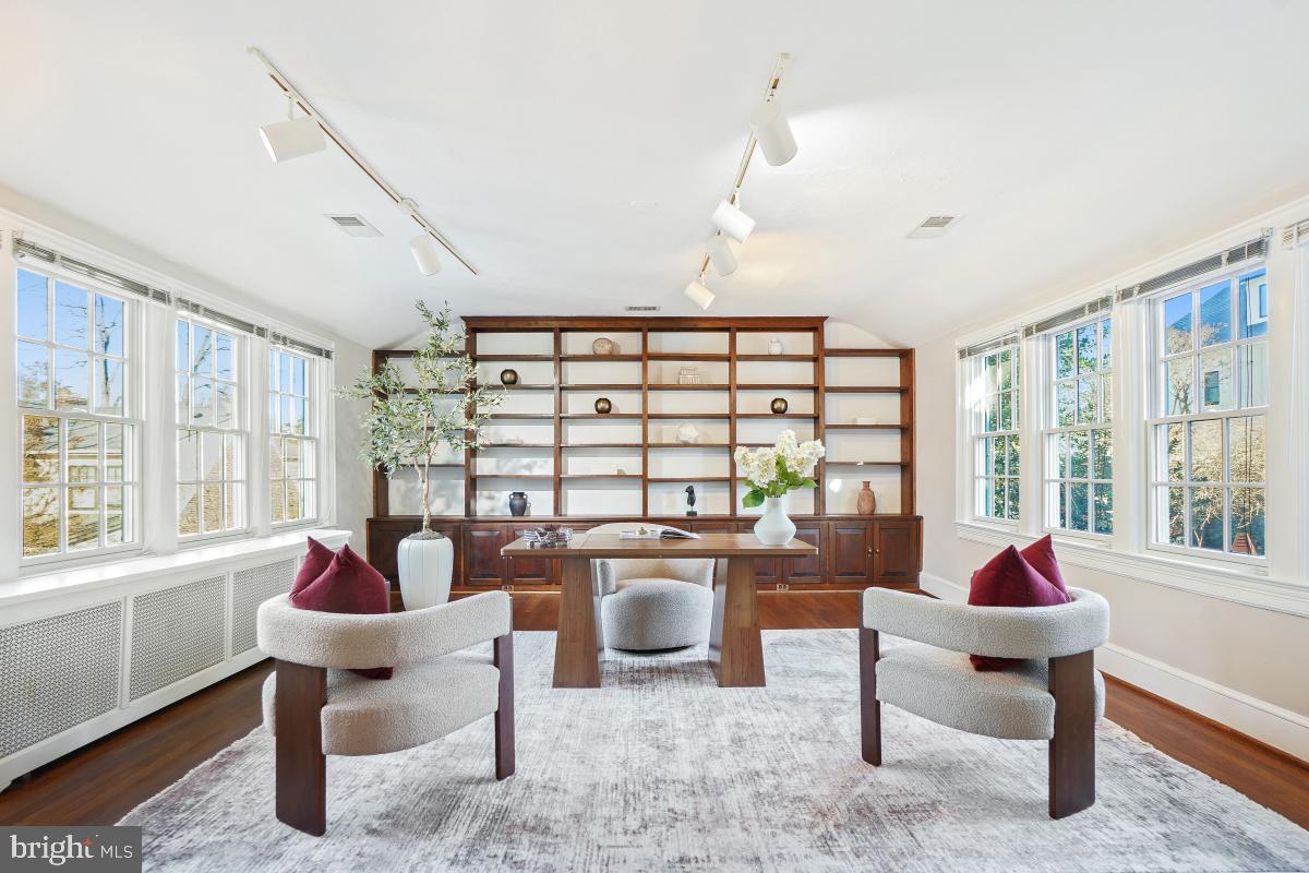 CHEVY CHASE GARDENS - Residential