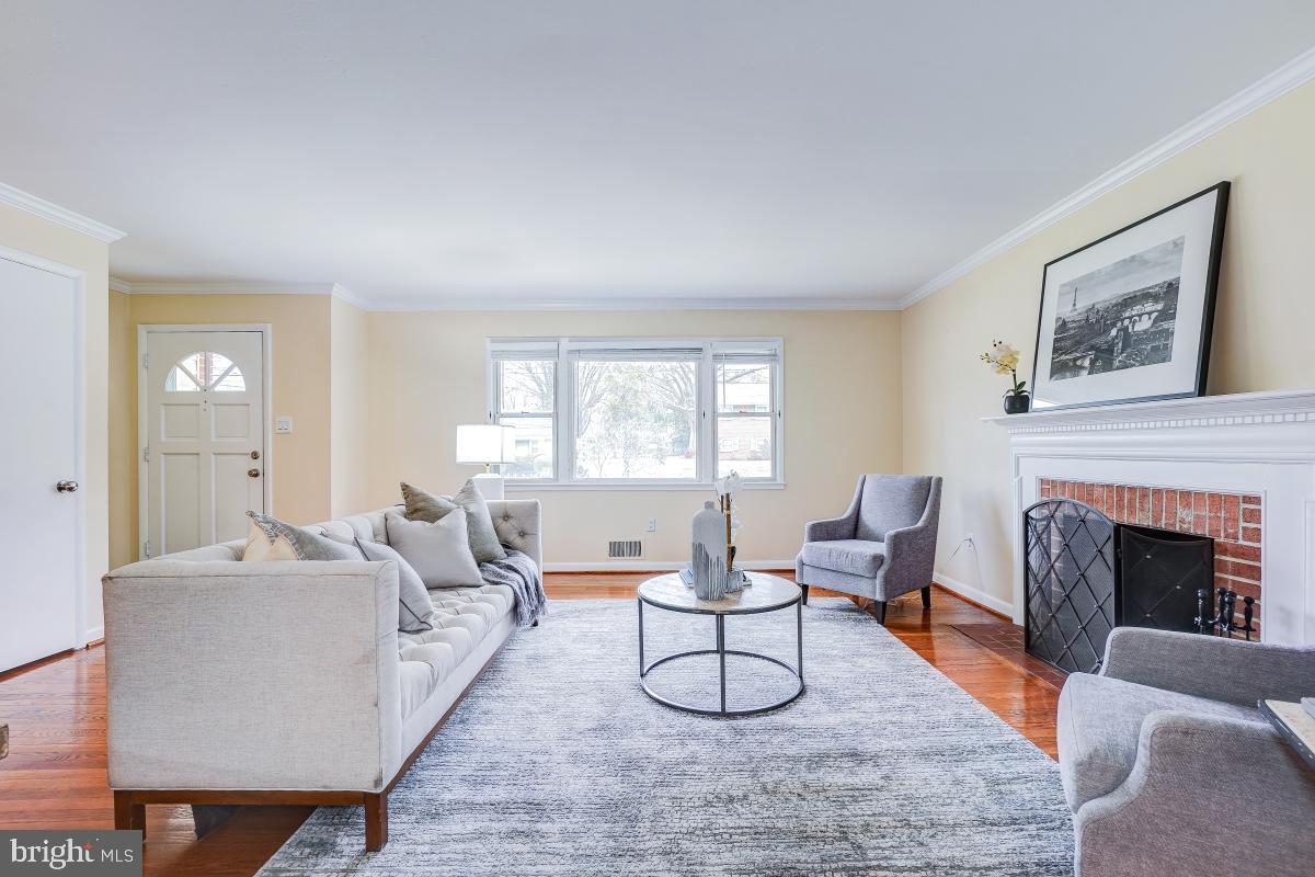 BROYHILL GLEN GARY PARK - Residential