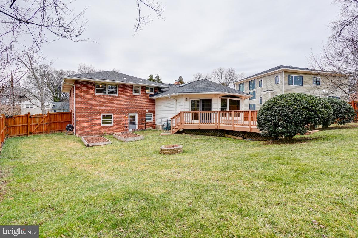 BROYHILL GLEN GARY PARK - Residential