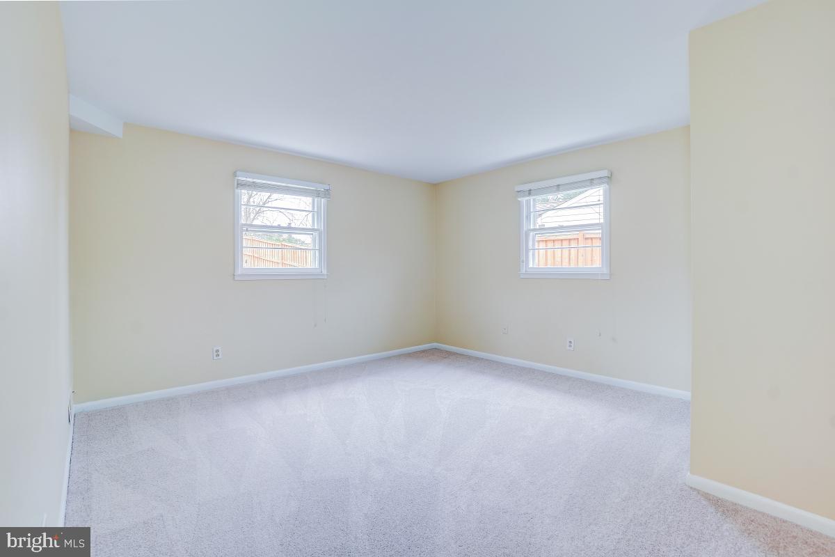 BROYHILL GLEN GARY PARK - Residential