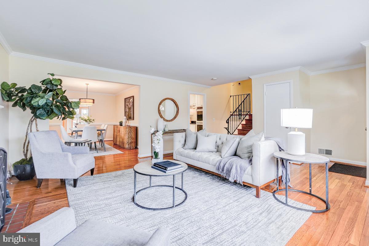 BROYHILL GLEN GARY PARK - Residential