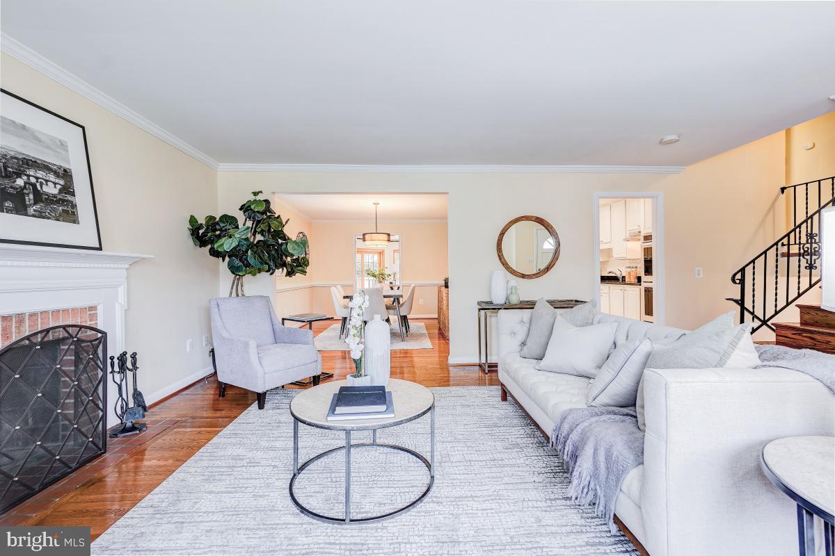 BROYHILL GLEN GARY PARK - Residential