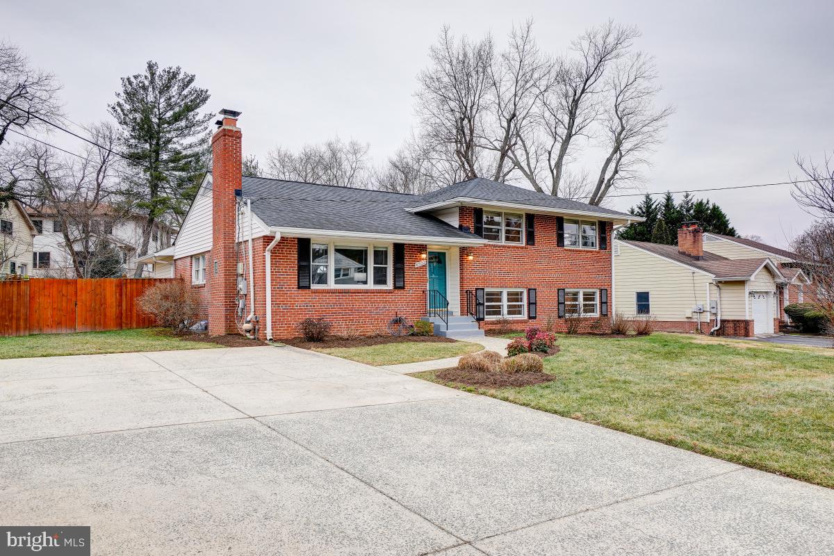 BROYHILL GLEN GARY PARK - Residential