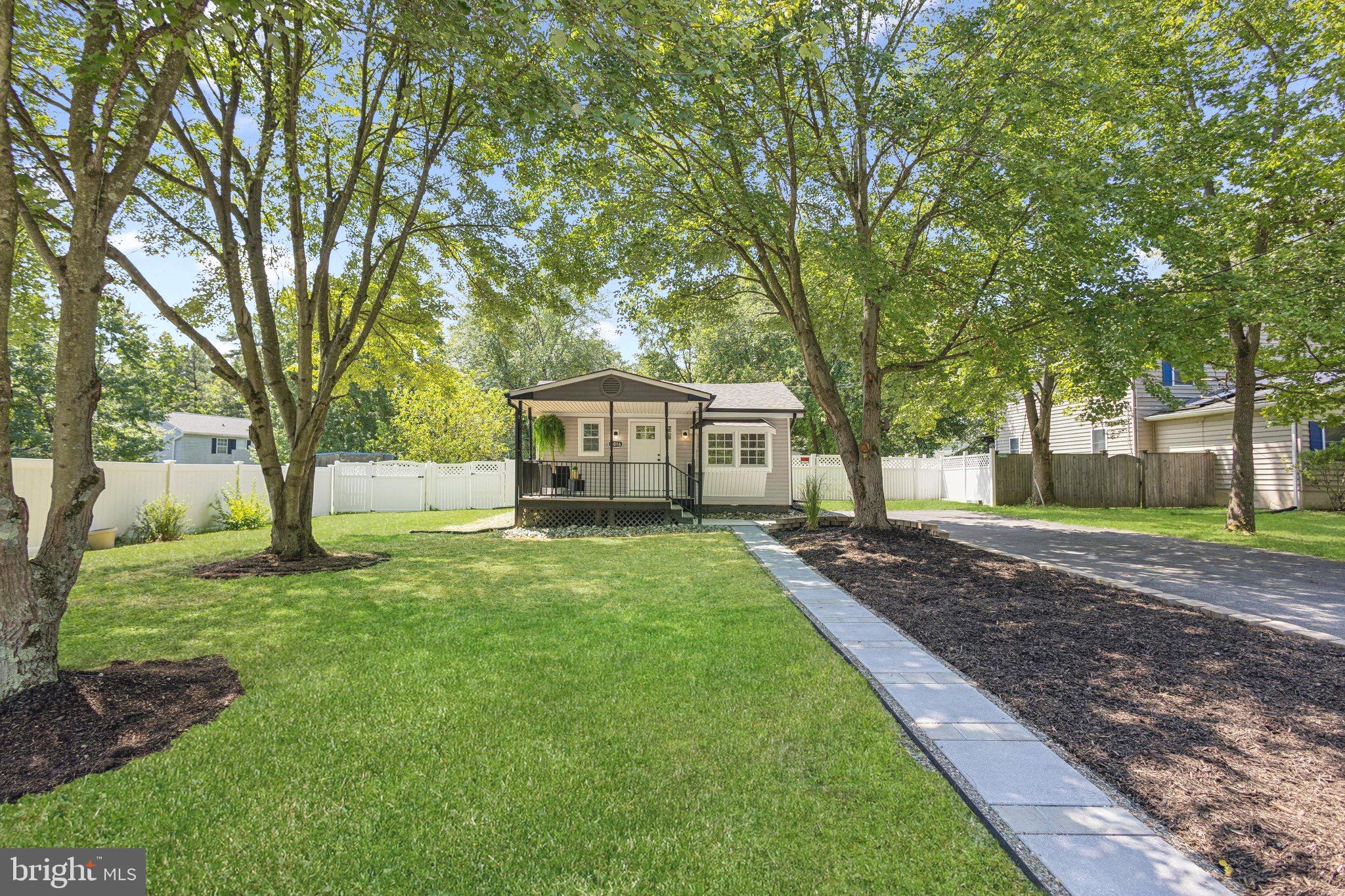 8016 STONE HAVEN DRIVE