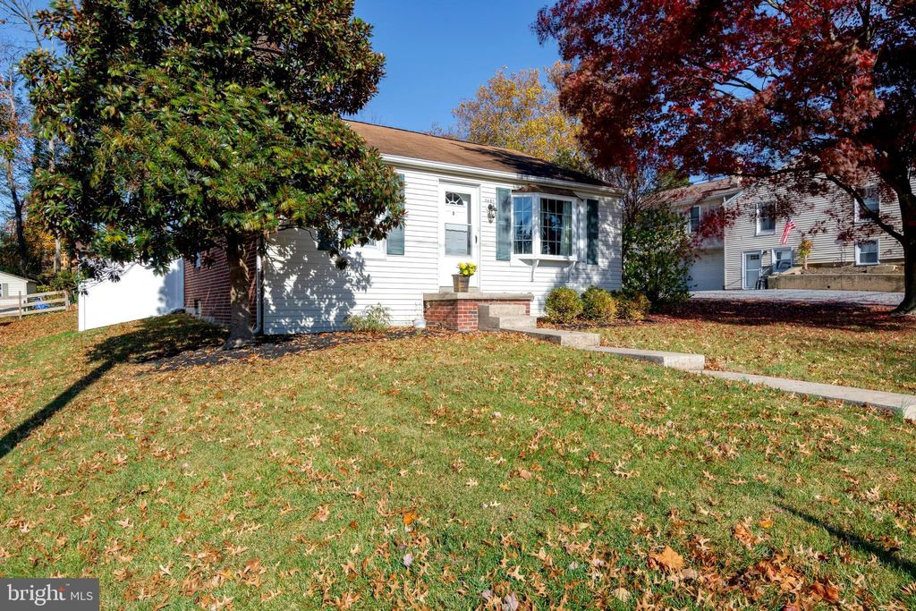 Photo of 1607 Buttercup Road, LANCASTER, PA 17602 (MLS # PALA2059602)