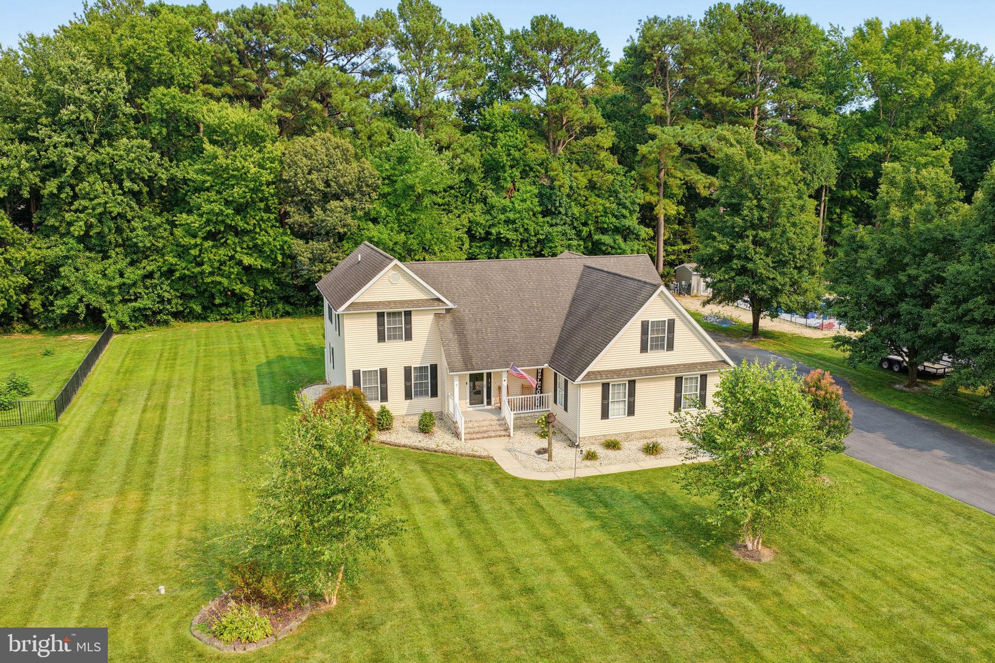 7 KINSLEYS LANE